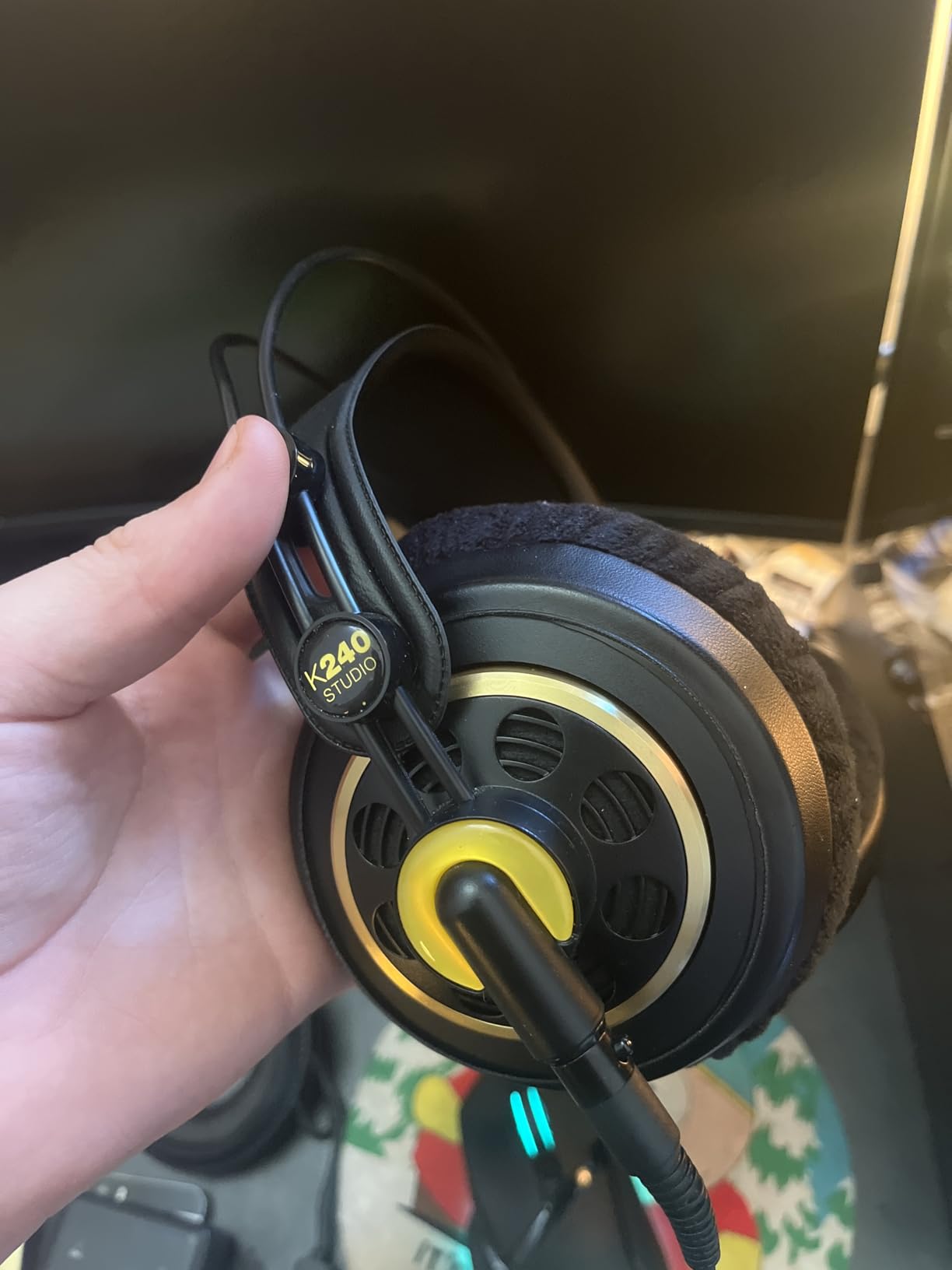 AKG K240STUDIO Semi-Open Studio Headphones - XXL transducers, 55 Ohm customer photo 1