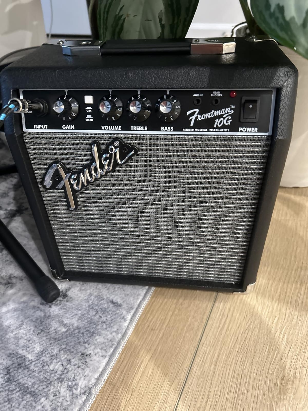 Fender Frontman 10G Electric Guitar Amplifier, 10-Watt Amp with 6