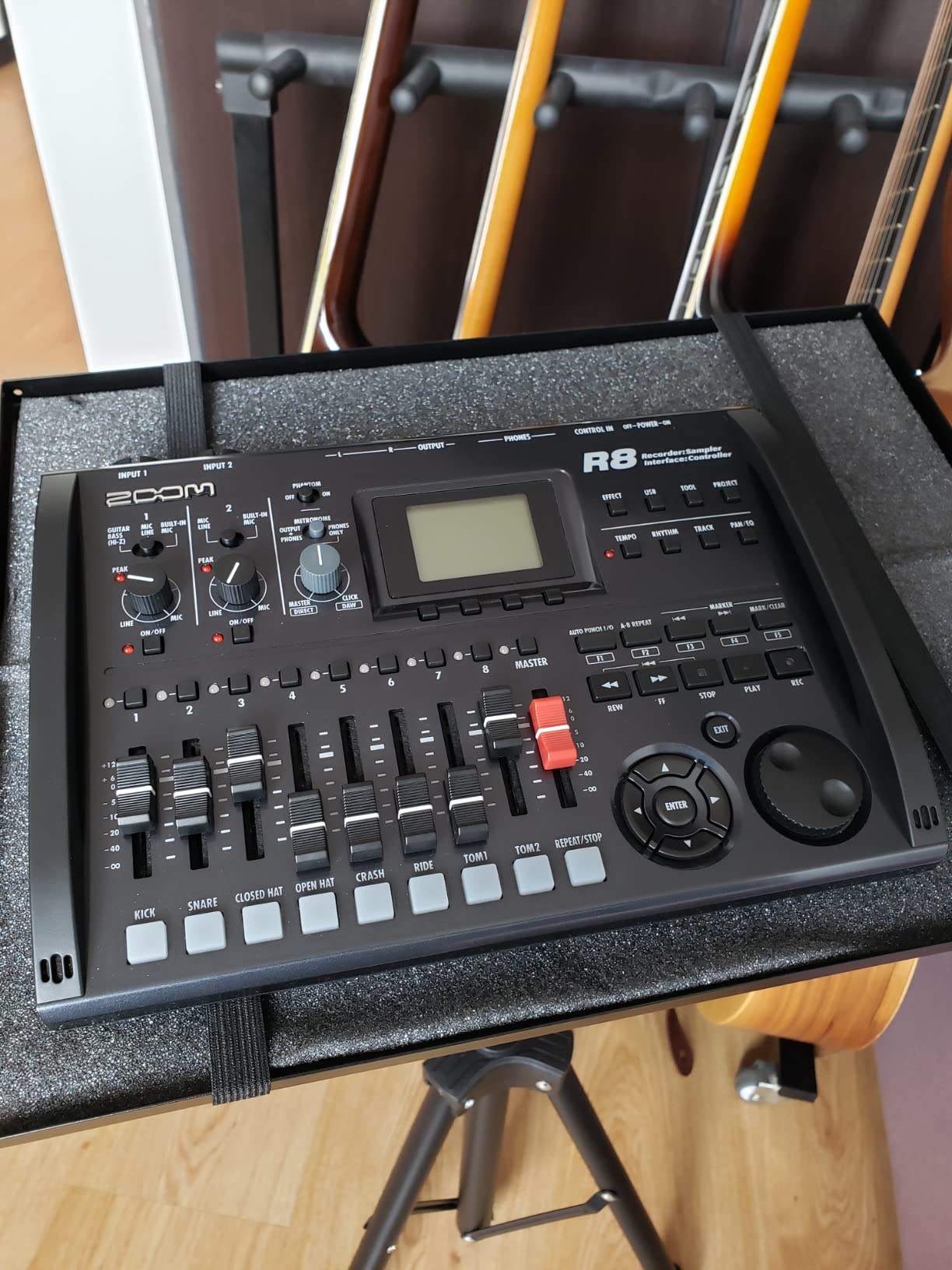 Zoom R8 Multi-Track Tabletop Recorder, Interface, Controller, 2 XLR Combo Inputs 8 Tracks, USB Audio Interface, Built In Stereo Condenser Microphones, Pad Sampler, Rhythm Machine customer photo 1