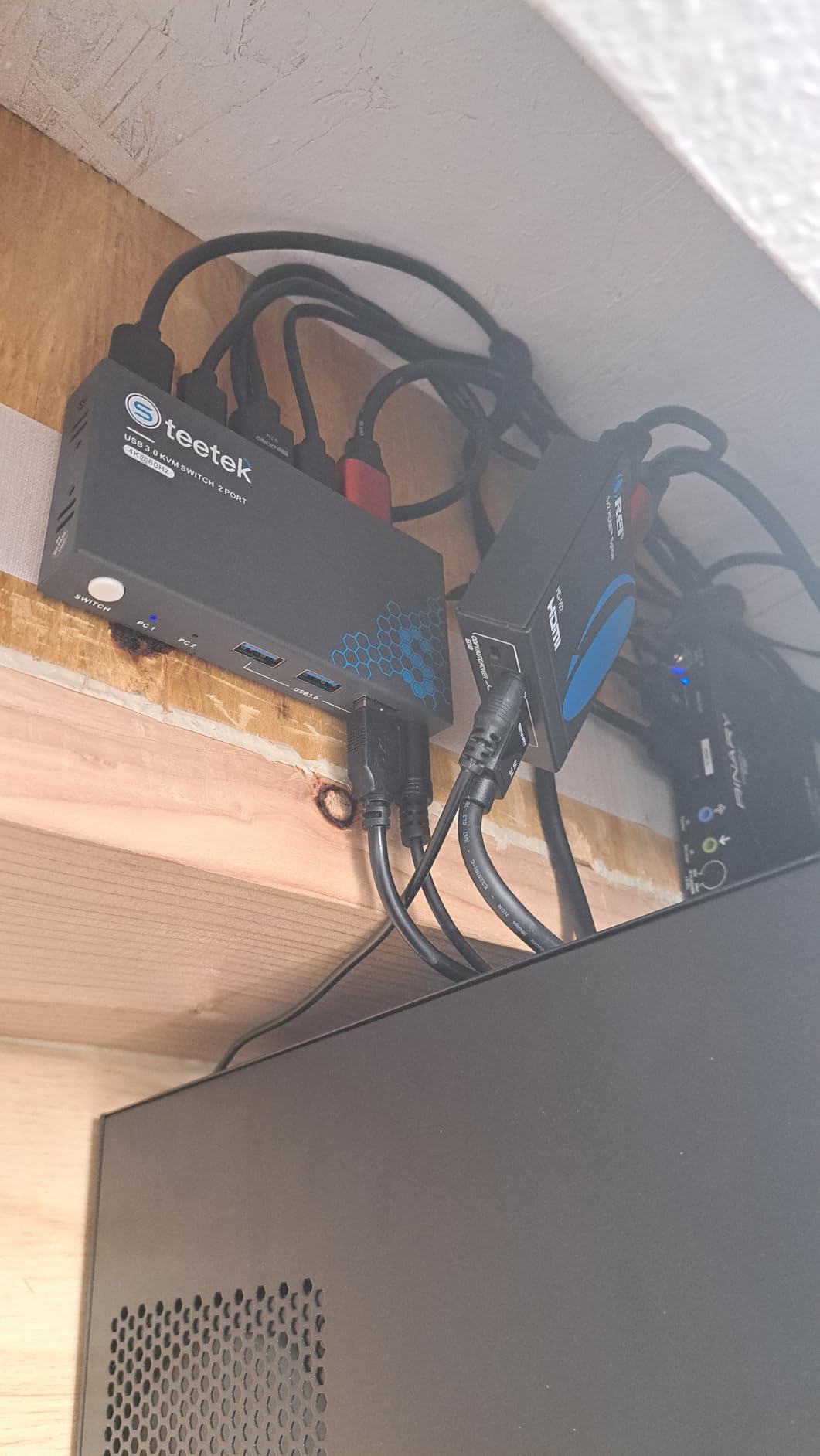 OREI HDMI Splitter 1 in 2 Out - for TV Mirror Only - Up to 4K@30Hz | Not for Multi Monitors, No HDCP bypass, USB Powered, No Adapter Included, 1080P@60Hz & 4K@30Hz Resolutions HDMI Splitter customer photo 1