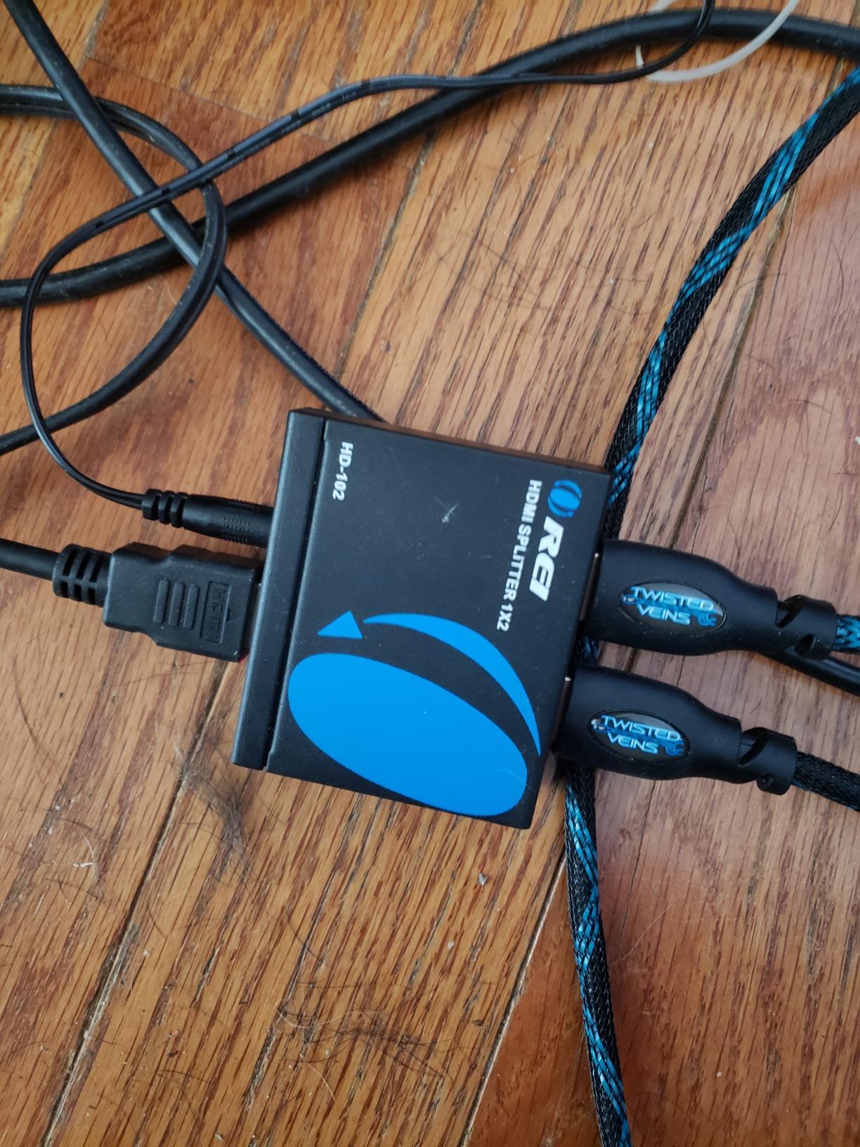 OREI HDMI Splitter 1 in 2 Out - for TV Mirror Only - Up to 4K@30Hz | Not for Multi Monitors, No HDCP bypass, USB Powered, No Adapter Included, 1080P@60Hz & 4K@30Hz Resolutions HDMI Splitter customer photo 2