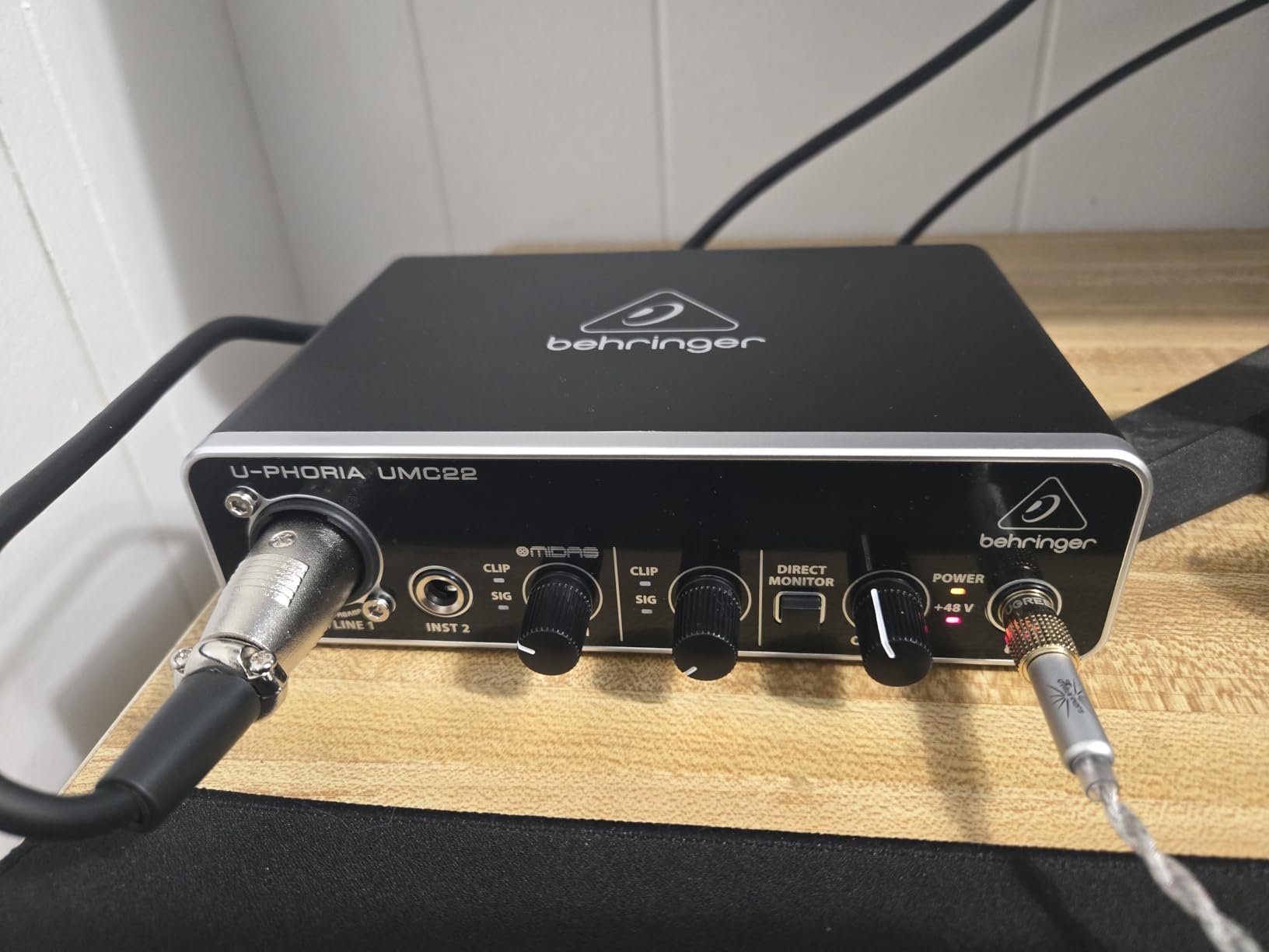 Behringer UMC22 Audiophile 2x2, 48 kHz USB Audio Interface with Midas Mic Preamplifier | For Recording Microphones and Instruments customer photo 1