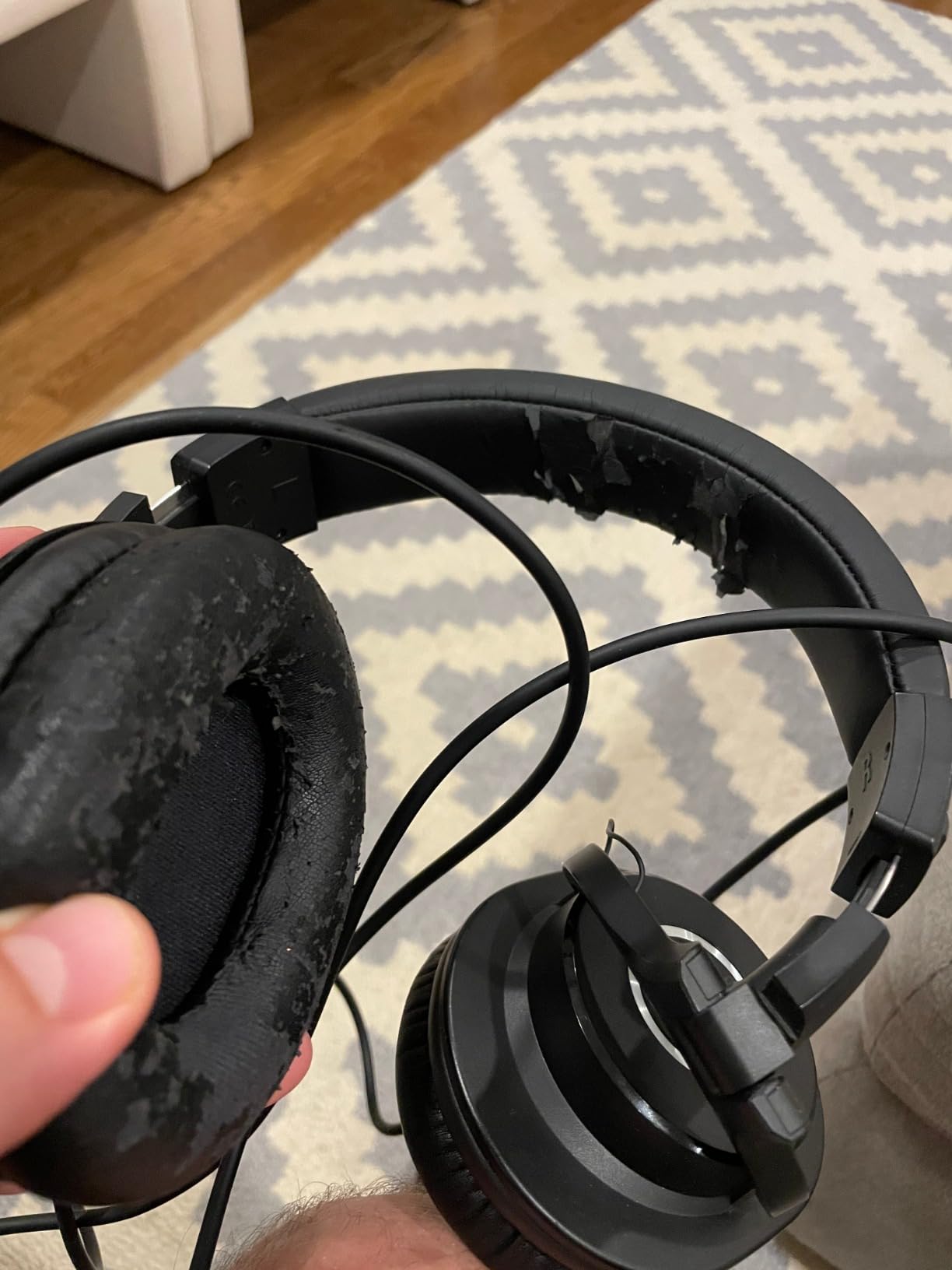 Audio-Technica ATH-M40x Professional Studio Monitor Headphone, Black customer photo 2