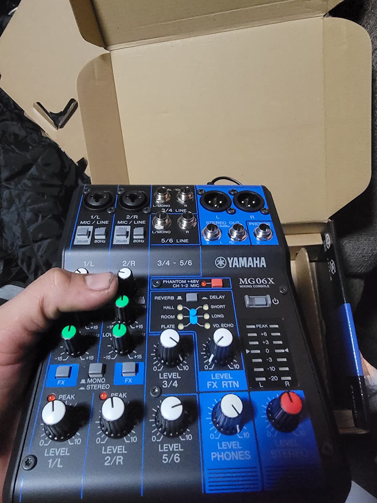 YAMAHA MG06X 6-Input Compact Stereo Mixer with Effects customer photo 2