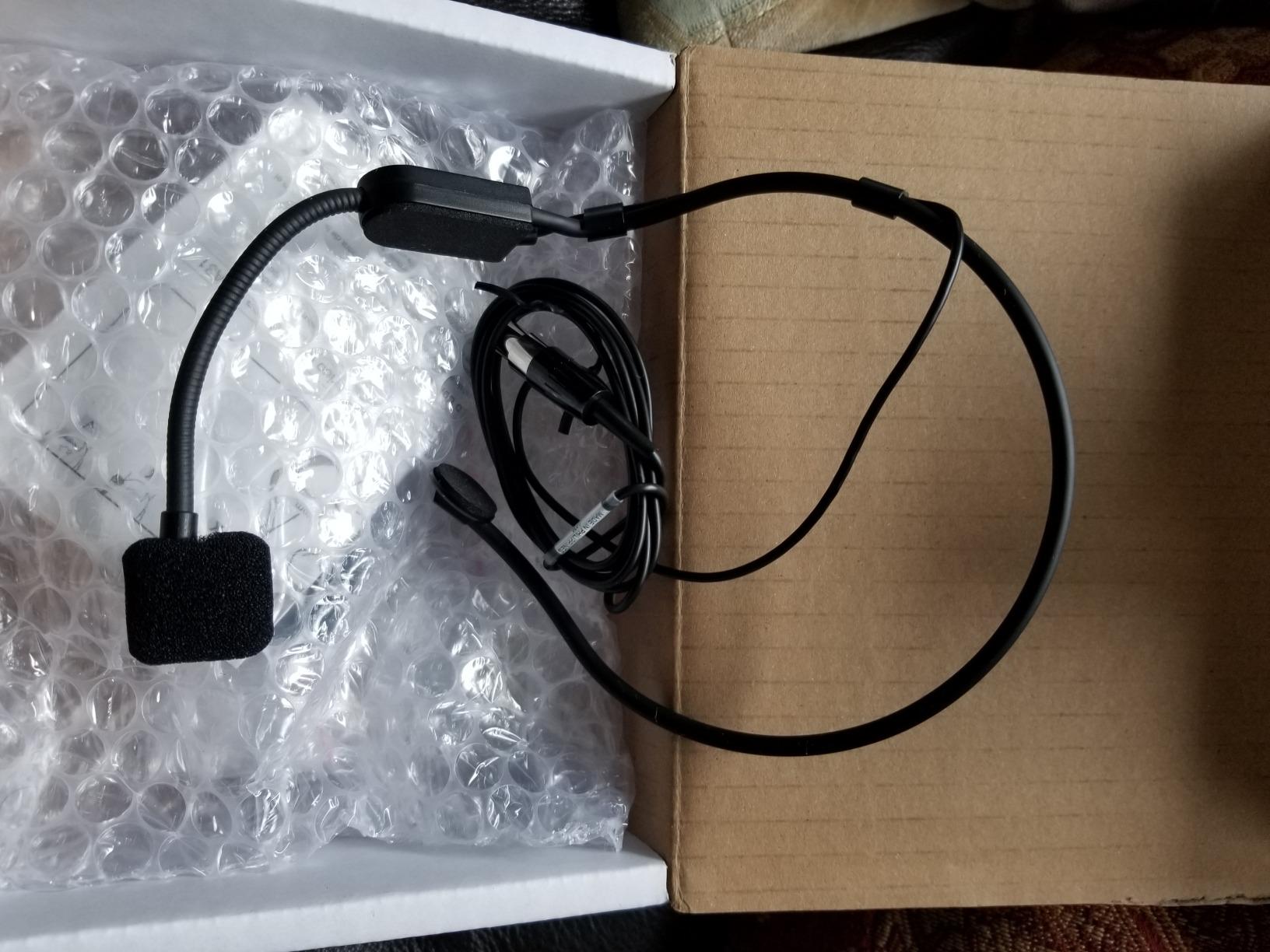 Shure PGA31-TQG Wireless Headworn Condenser Microphone | Lightweight headworn condenser mic with TQG connector for Shure wireless bodypack transmitters; hands-free use customer photo 1