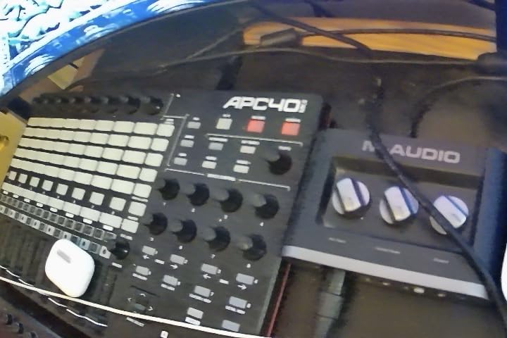 Akai Professional APC40 MKII USB MIDI Pad Controller | 40 RGB Pads, 8 Knobs, 9 Faders, 1:1 Mapping for Ableton Live, for Live Performance and Music Production customer photo 2