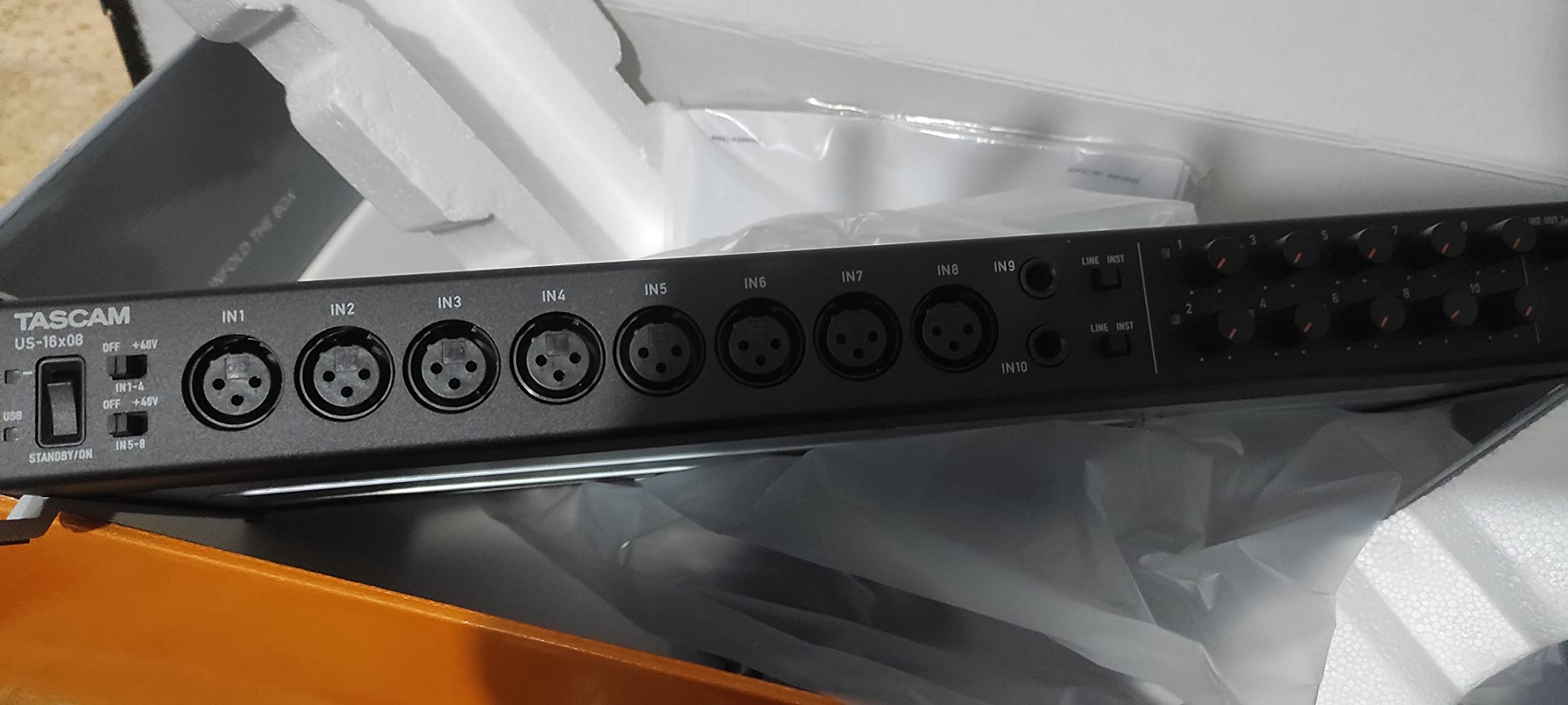 Tascam US-16x08 Rackmount USB Audio/MIDI Interface for Recording, Drum Recording, 8 XLR/8 1/4