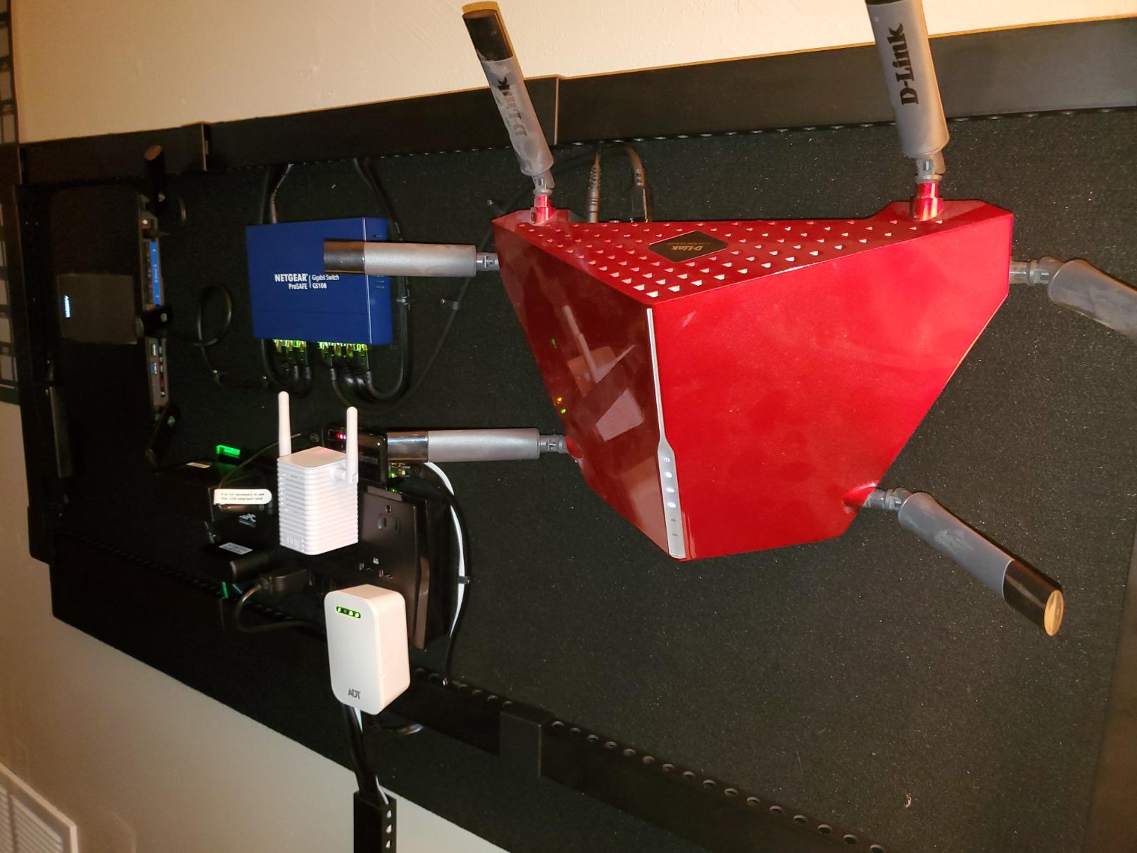 NETGEAR 8-Port Gigabit Ethernet Unmanaged Network Switch (GS108) | Desktop or Wall Mount customer photo 2