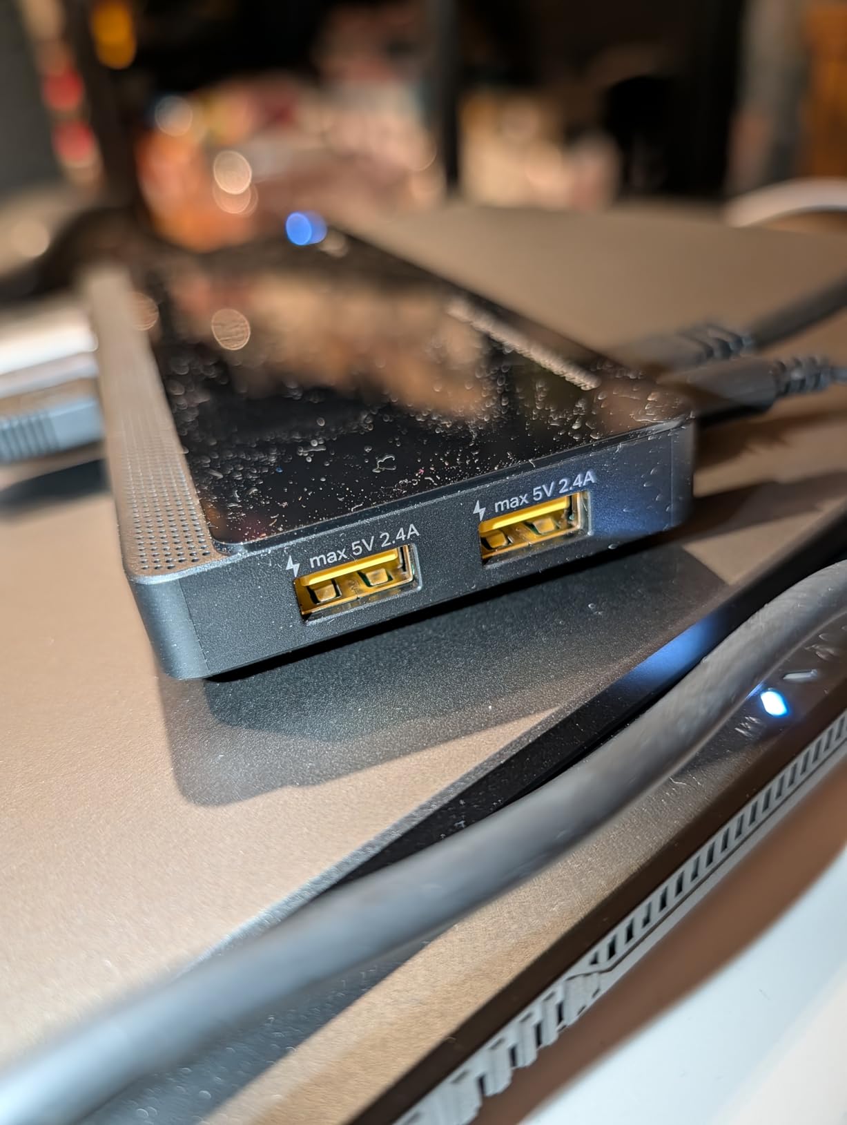 TP-Link Powered USB Hub 3.0 with 7 USB 3.0 Data Ports and 2 Smart Charging USB Ports (UH720) customer photo 1