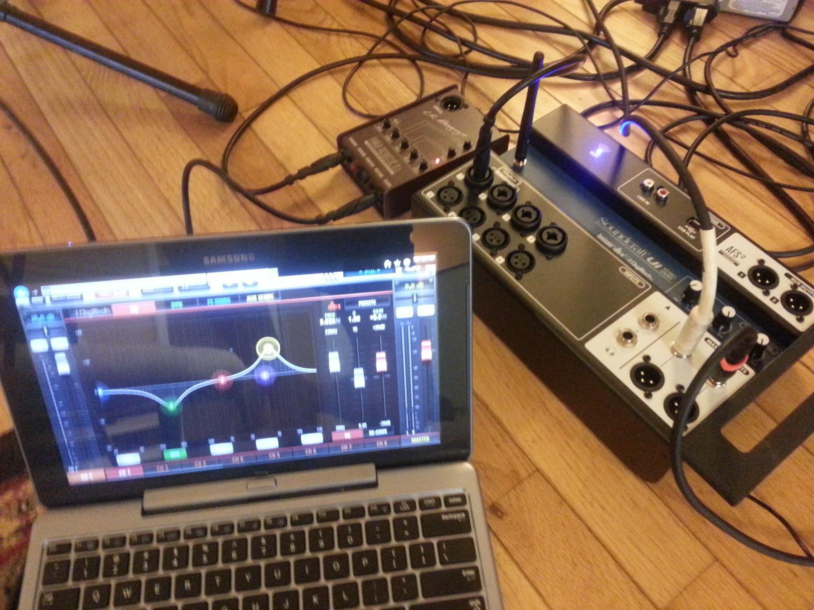 Soundcraft Ui12 Remote-Controlled 12-Input Digital Mixer customer photo 1
