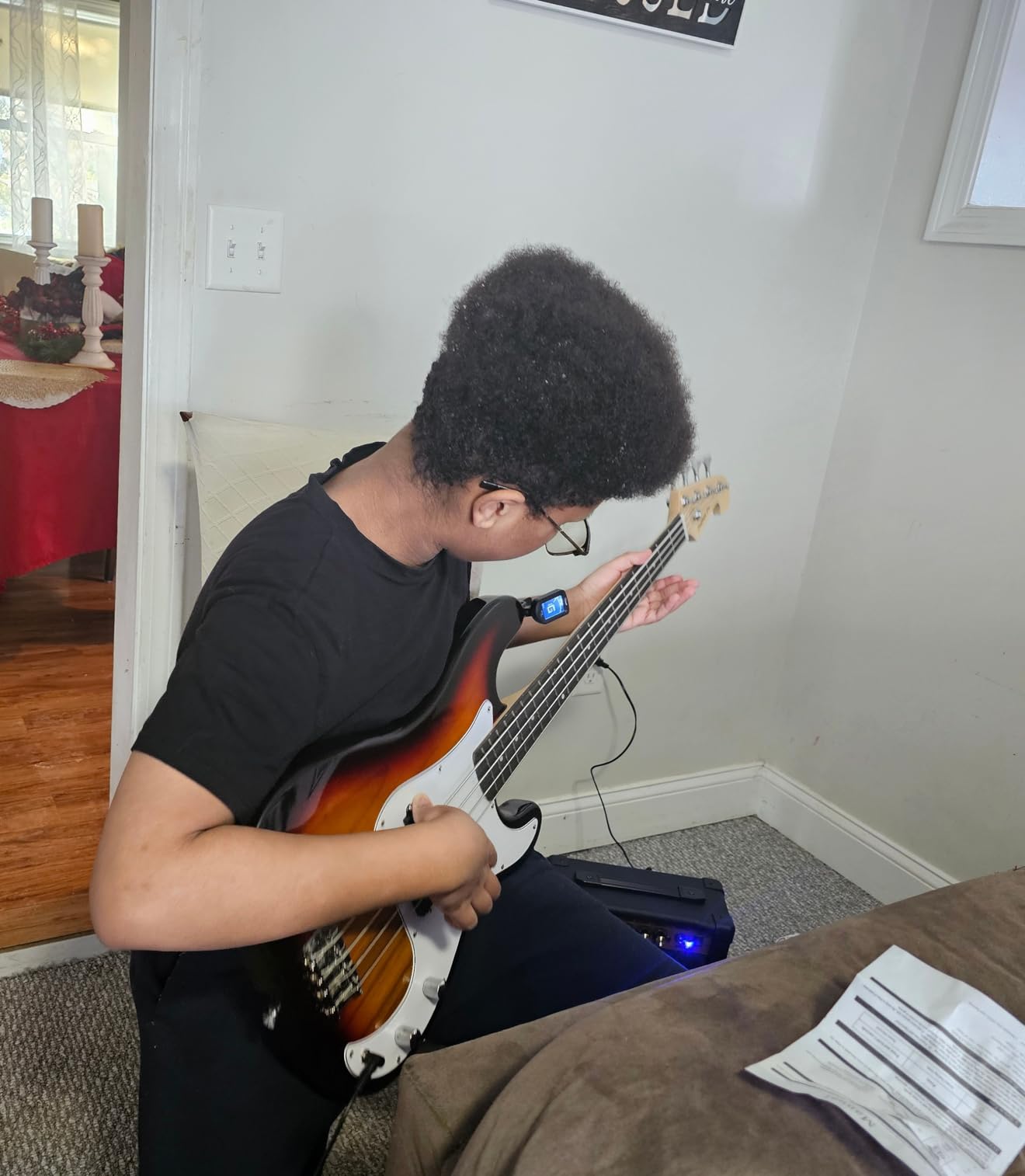 Stedman Beginner Series Bass Guitar Bundle with 15-Watt Amp, Gig Bag, Instrument Cable, Strap, Strings, Picks, and Polishing Cloth - Metallic Blue customer photo 2