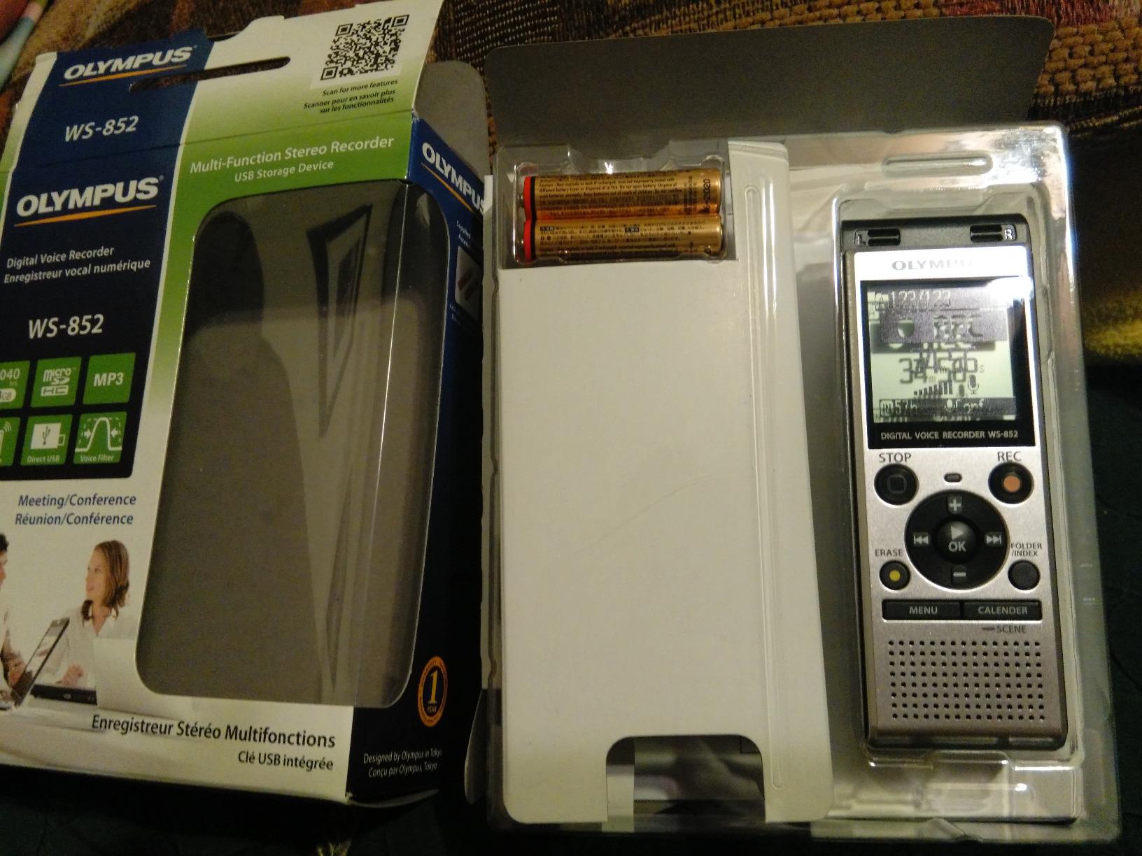 Olympus WS-852 Silver Voice Recorder with True Stereo mic, 4GB, 110 Hours Battery Life, microSD External Memory, USB, with MP3 File Format customer photo 2