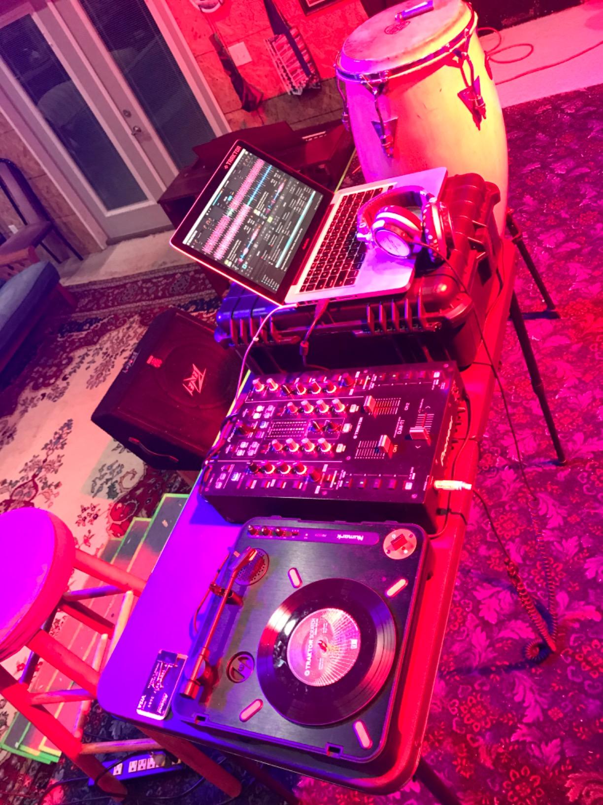 Numark PT01 Scratch Portable DJ Turntable | Scratch Switch, Built-In Speaker, 3-Speed Playback, USB Out, AC and Battery Power customer photo 1