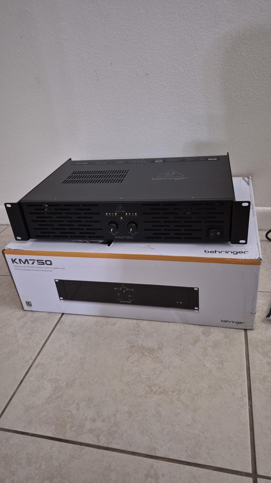 Behringer KM750 Professional 750 Watt Stereo Power Amplifier customer photo 1
