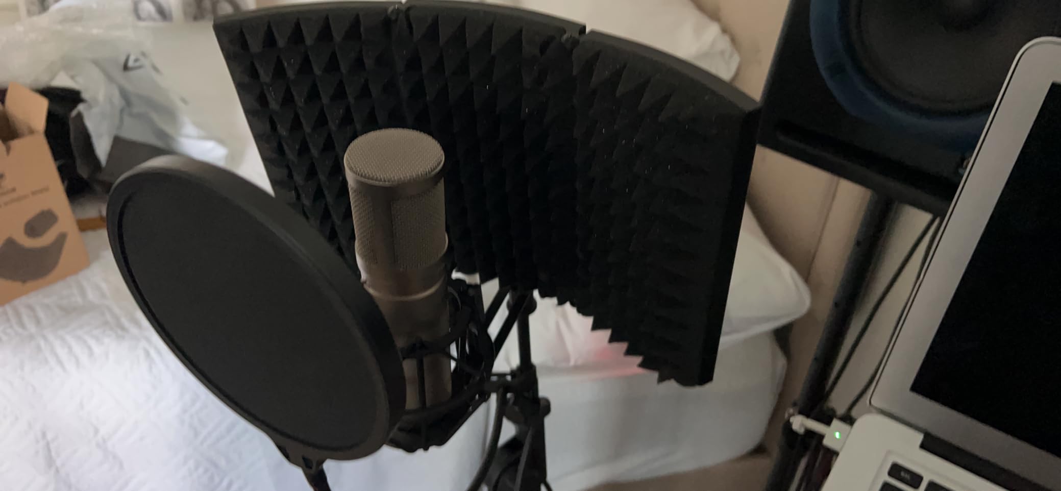 Aokeo Professional Microphone Pop Filter Mask Shield For Blue Yeti and Any Other Microphone, Mic Dual Layered Wind Pop Screen With Flexible 360° Gooseneck Clip Stabilizing Arm customer photo 1