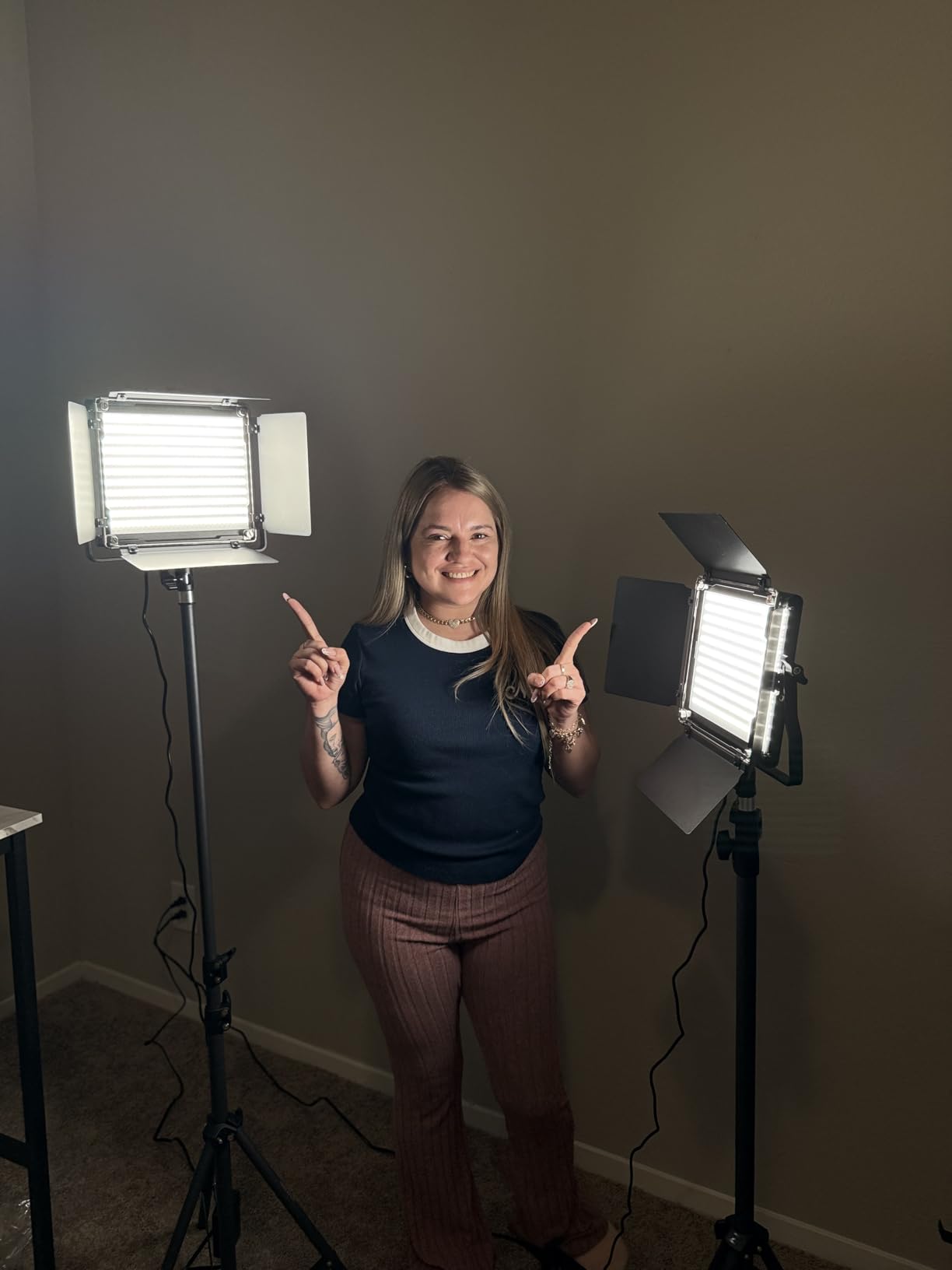 NEEWER 2 Pack Bi Color 660 LED Video Light and Stand Kit customer photo 2