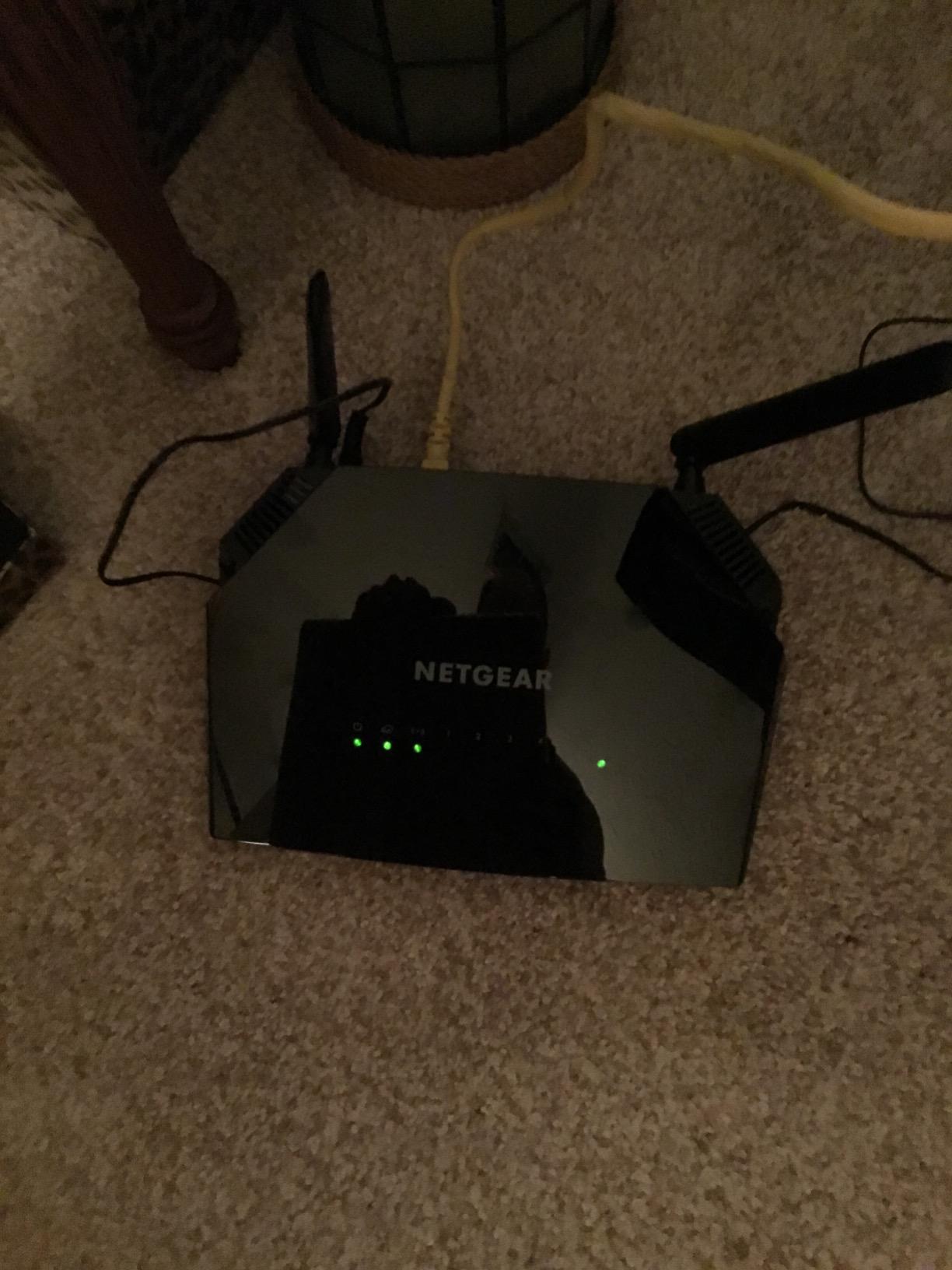 NETGEAR WiFi Router (R6230) - AC1200 Dual Band Wireless Speed (up to 1200 Mbps), Up to 1200 sq ft Coverage & 20 Devices, 4 x 1G Ethernet Ports customer photo 1