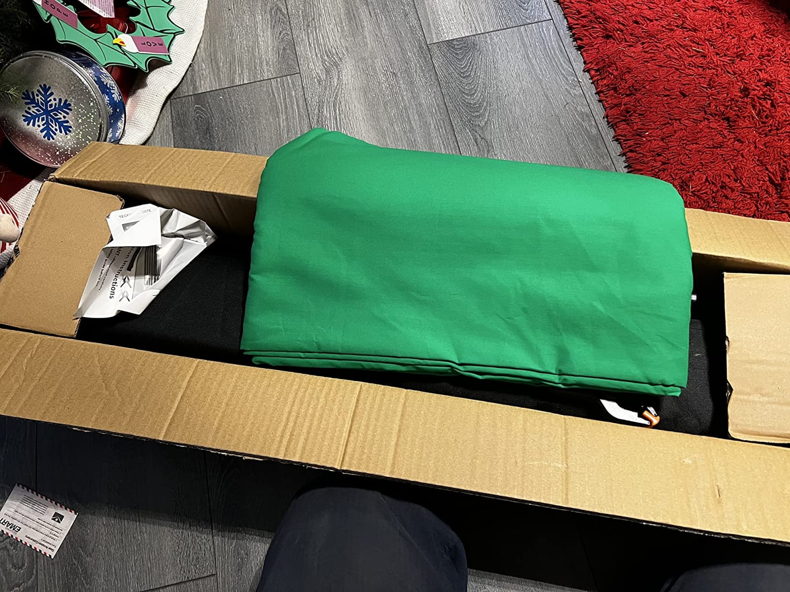 EMART Green Screen Backdrop Kit, 8.5x10FT Stand with 10x12FT Backdrop | Photography Background Support System with 100% Cotton Muslin Backdrop, 2 Clamps for Photo Studio, Video Shooting, Live Stream customer photo 2