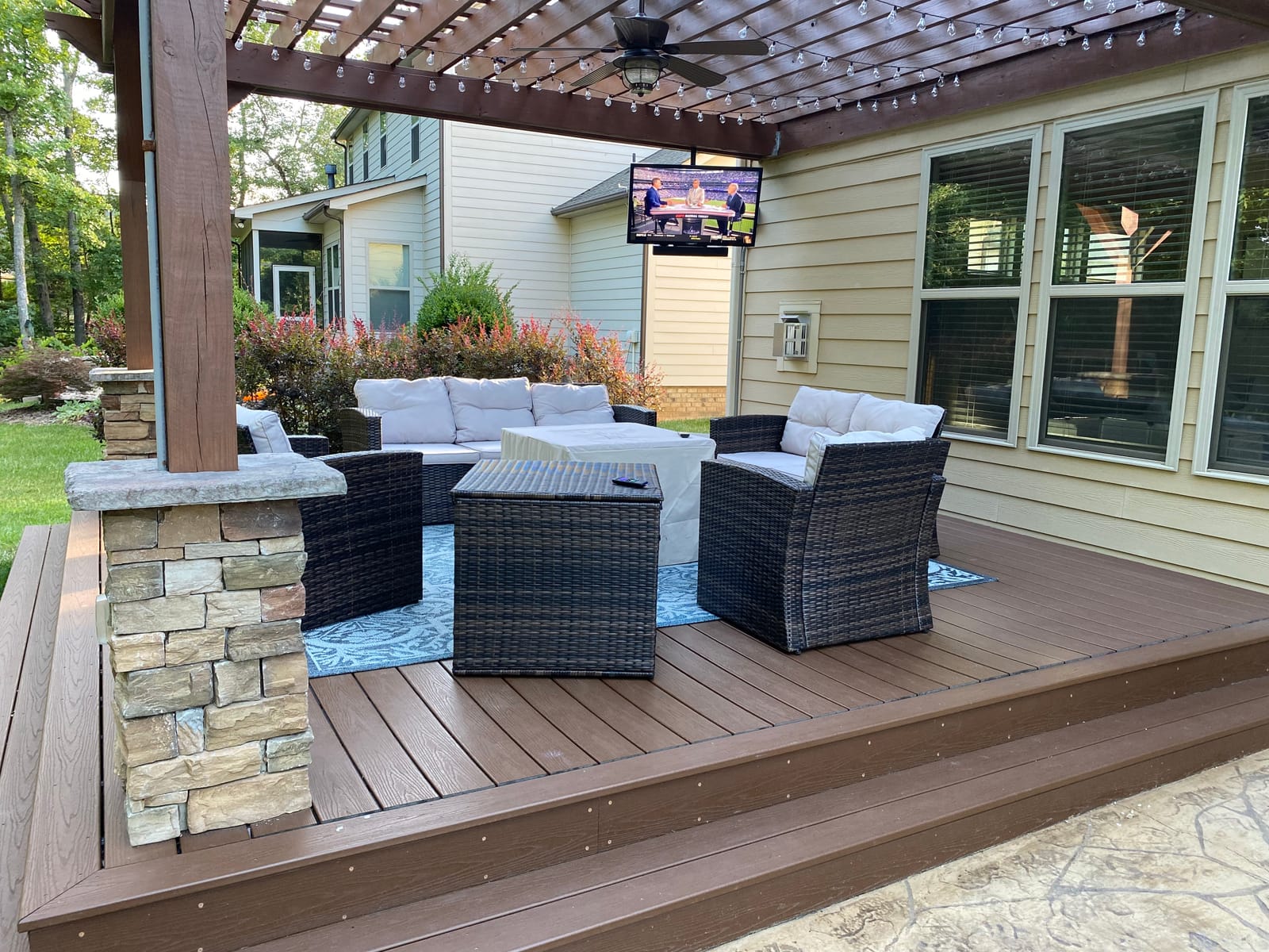 SunBrite SE 43-inch Partial Sun Outdoor TV | 4K Ultra HD LED Weatherproof Television - Includes Speaker bar (SB-SE-43-4K-BL) customer photo 2