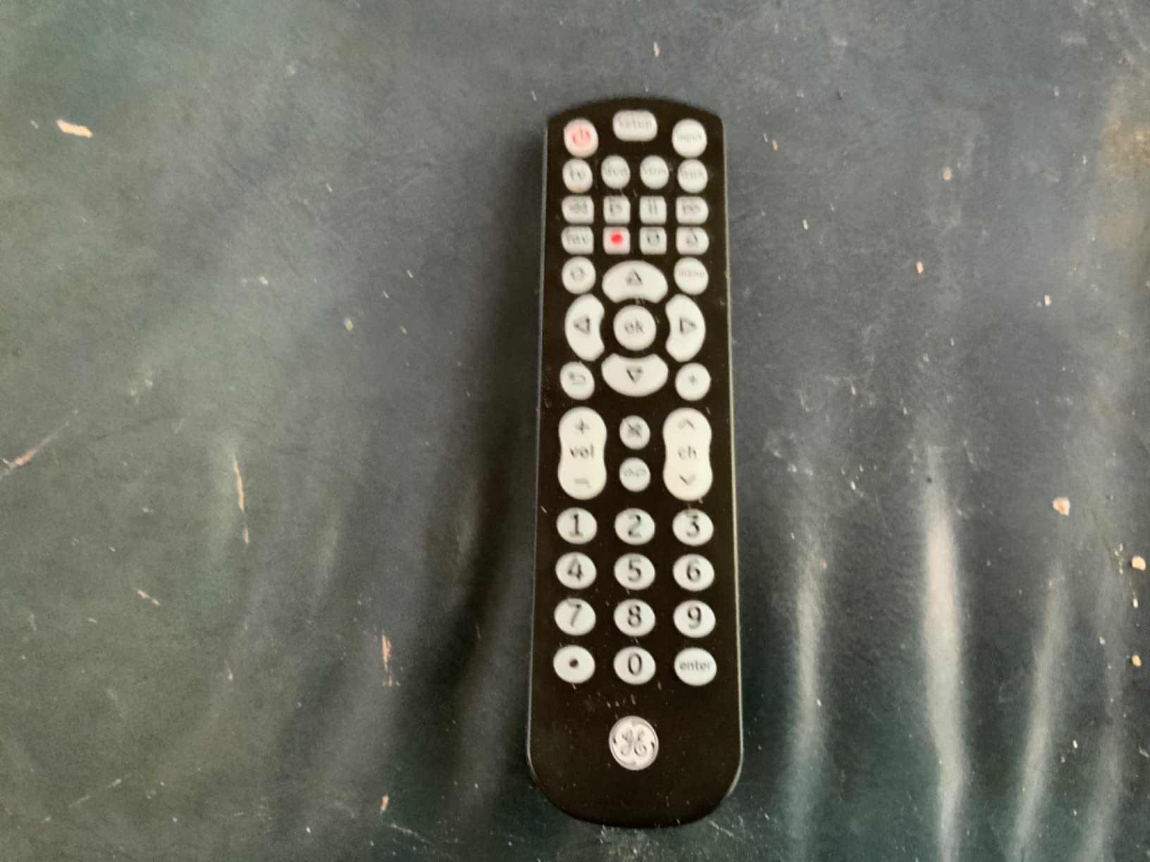 GE Backlit Buttons Universal Remote Control, Samsung TV Remote Control | Samsung Remote Control Replacement for Smart TV, Roku Remote Replacement, Vizio, LG TV, Sony, 4-Device, Black, 40081 customer photo 1