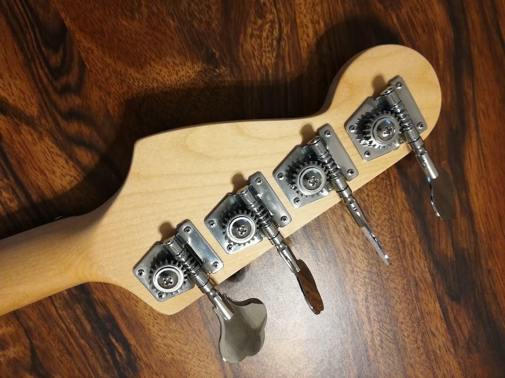 Glarry Electric Bass Guitar Full Size 4 String Rosewood Basswood Fire Style Exquisite Burning Bass (Red) customer photo 2