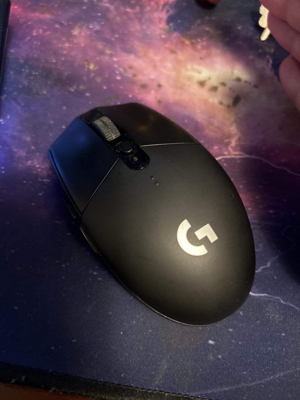 Logitech G305 Lightspeed Wireless Gaming Mouse - Black | 12,000 DPI, Lightweight, 6 Programmable Buttons, 250h Battery, On-Board Memory, Compatible with PC and Mac customer photo 1