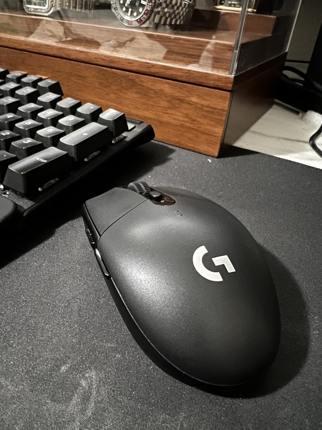 Logitech G305 Lightspeed Wireless Gaming Mouse - Black | 12,000 DPI, Lightweight, 6 Programmable Buttons, 250h Battery, On-Board Memory, Compatible with PC and Mac customer photo 2
