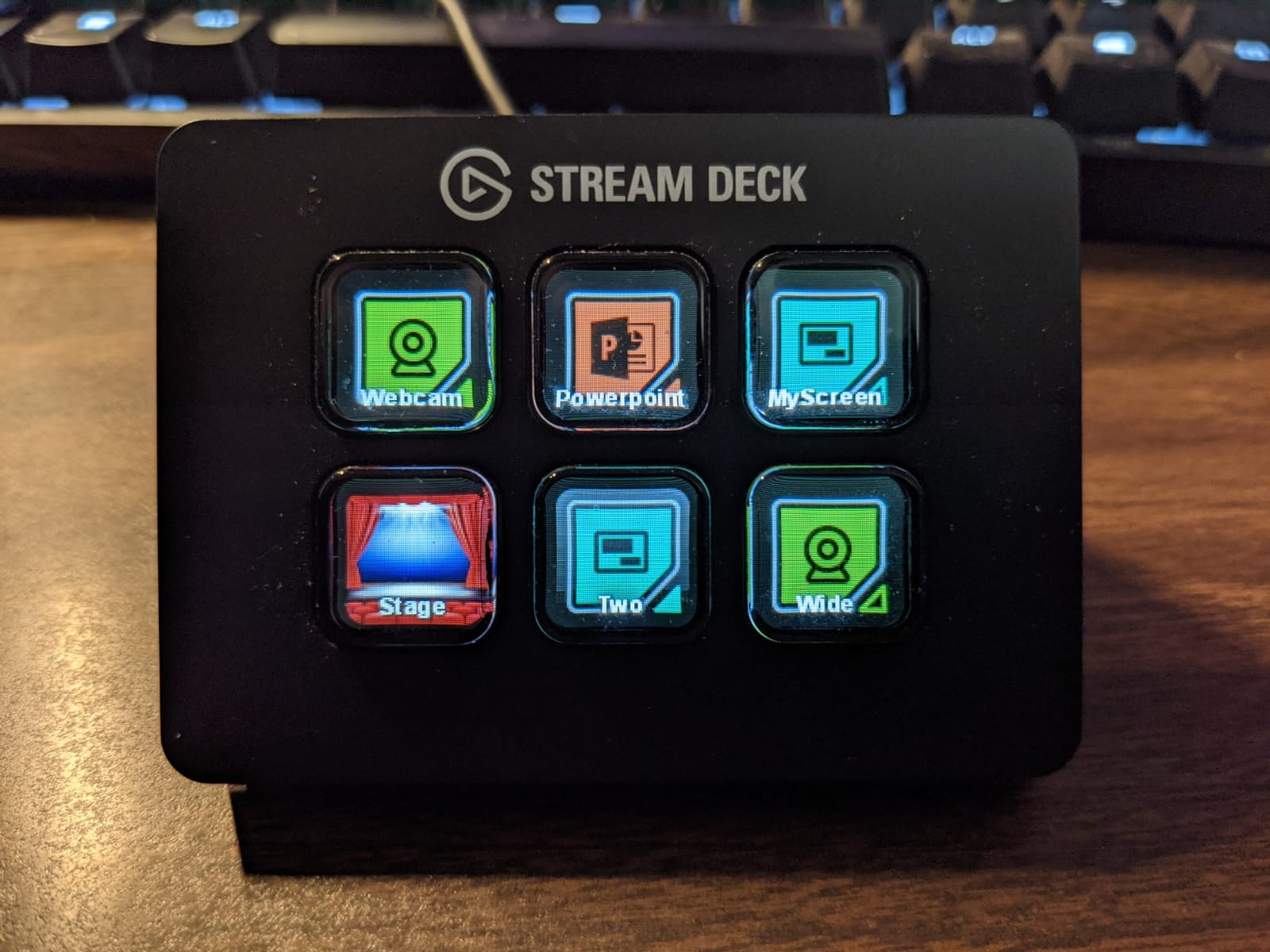 Elgato Stream Deck Mini, 6 Customizable LCD Macro Keys | Compatible with Zoom, Teams, Office, Adobe apps and more, Drag-and-drop setup, Multi-action sequencing, Works Mac and PC customer photo 1