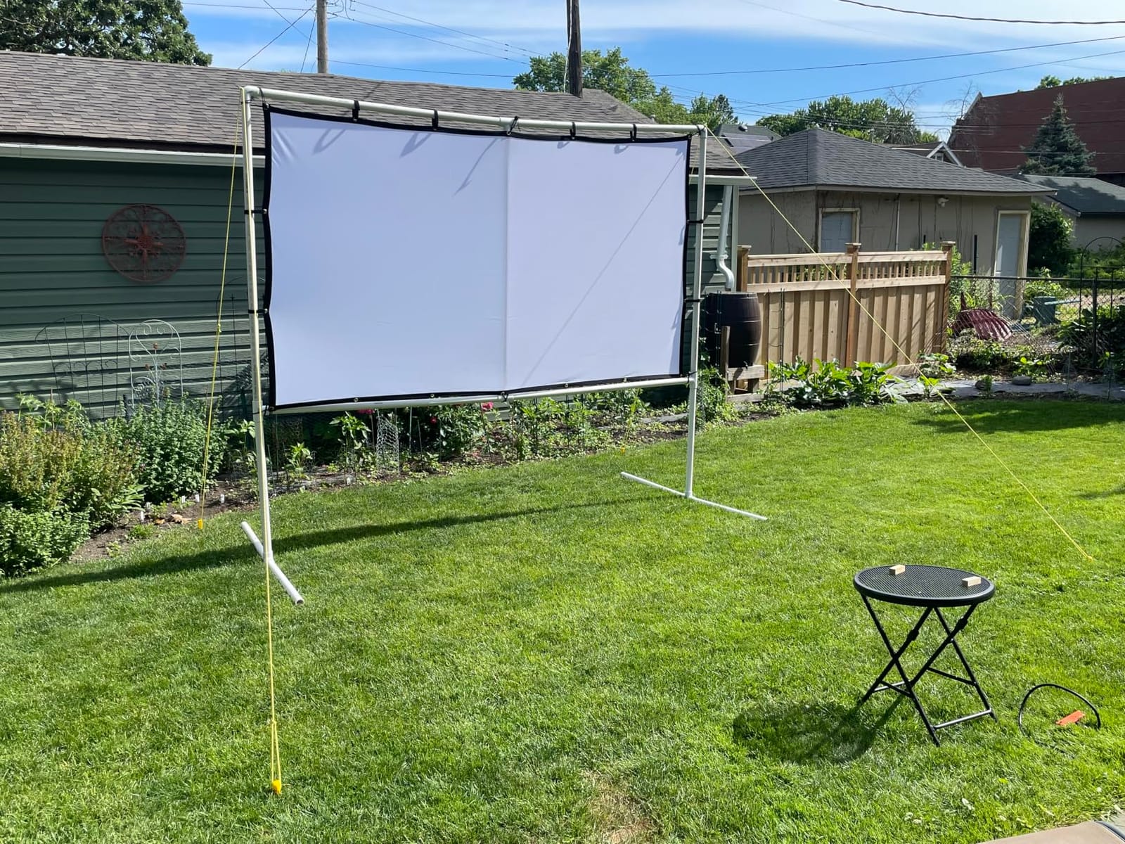 Mdbebbron 120 inch Projector Screen 16:9 Foldable Anti-Crease Portable Projector Movies Screens for Home Theater Outdoor Indoor Support Double Sided Projection customer photo 1