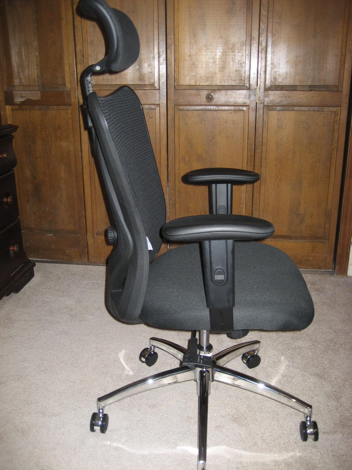 SIHOO M18 Ergonomic Office Chair, Mesh Back Desk Chair with Headrest, Adjustable Lumbar Support, Hold 330lbs Computer Chair with 2D Armrests & Wide Cushion, Tilt Lock, for Home Office - Black customer photo 2