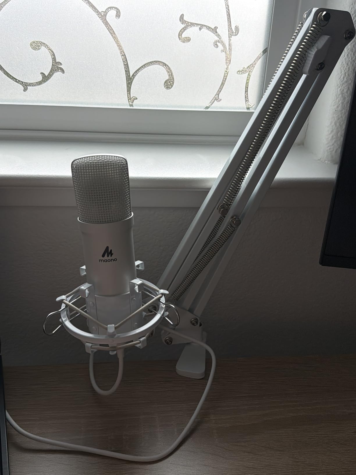 MAONO A04 USB Microphone, 192kHz/24Bit Condenser Mic Kit for PC Podcast | Plug & Play Computer Cardioid Metal Mic with Pro Sound Chipset for Recording, Gaming, Content Creation, Streaming, YouTube customer photo 1
