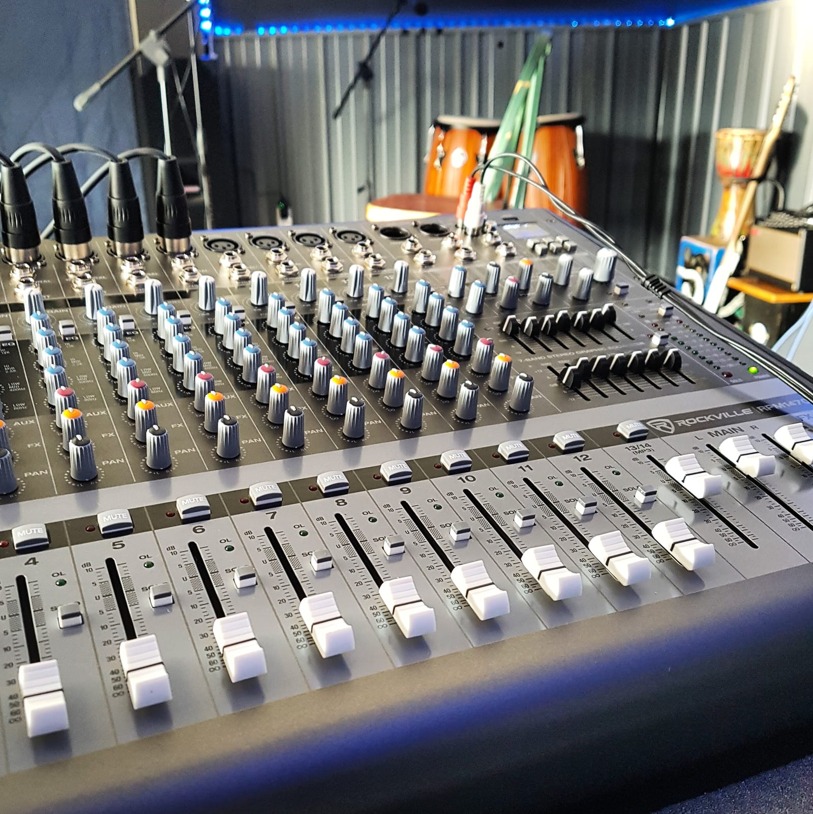 Rockville RPM1470 6000W Peak 14-Channel Powered Mixer, 750W RMS x 2 at 4 Ohm, USB/Bluetooth, 24-Bit Effects, 14 XDR2 Mic Preamps, for Live Events/Church Bands | 14 XDR2 Mic Preamps, 16 Preset 24-Bit Effects, 7-Band EQ, 48V Phantom Power, USB and SD Recording, Aux Sends and Returns customer photo 2