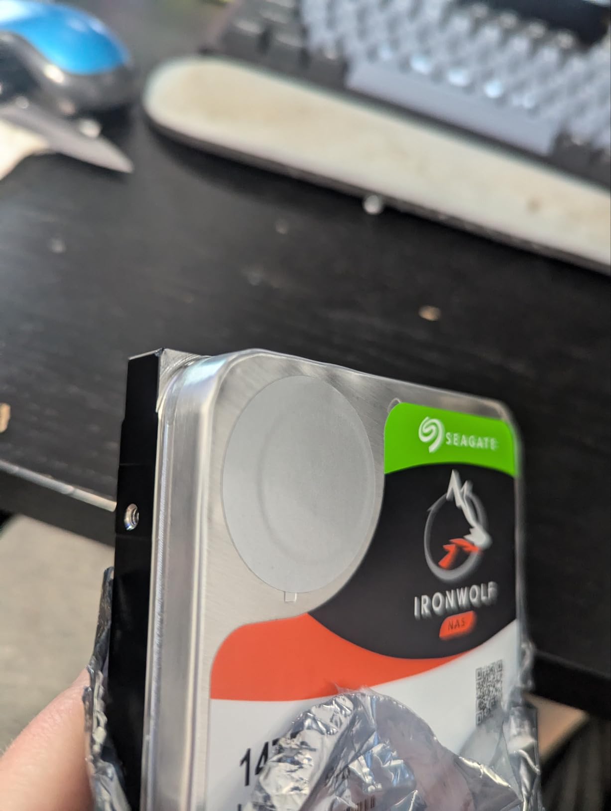 Seagate IronWolf Pro 14 TB NAS RAID Internal Hard Drive - 7,200 RPM SATA 6 Gb/s 3.5-inch (ST14000NE0008) customer photo 2