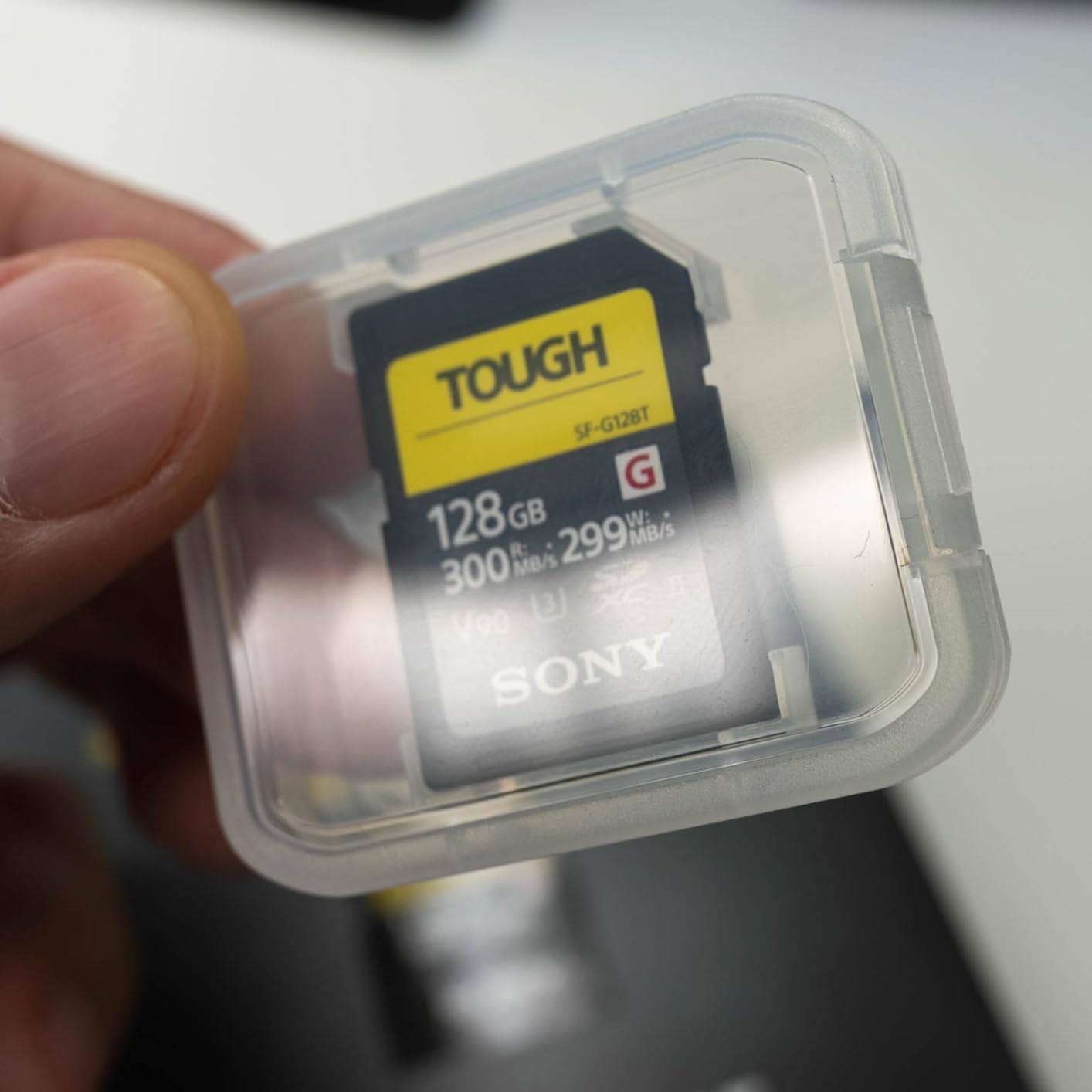 Sony TOUGH-G series SDXC UHS-II Card 128GB, V90, CL10, U3, Max R300MB/S, W299MB/S (SF-G128T/T1) customer photo 2