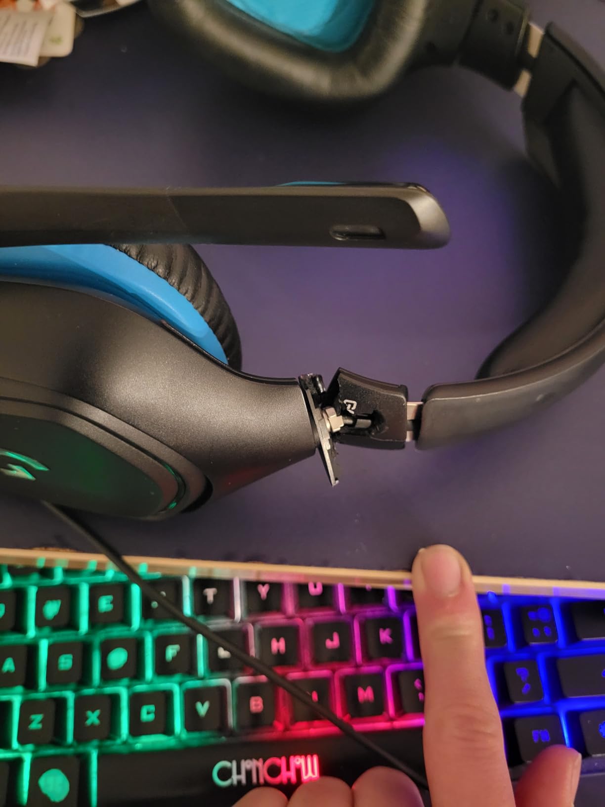 Logitech G432 Wired Gaming Headset - Black | DTS Headphone:X 2.0, 50 mm audio drivers, USB and 3.5 mm jack, Flip-to-Mute mic, PC compatible customer photo 1