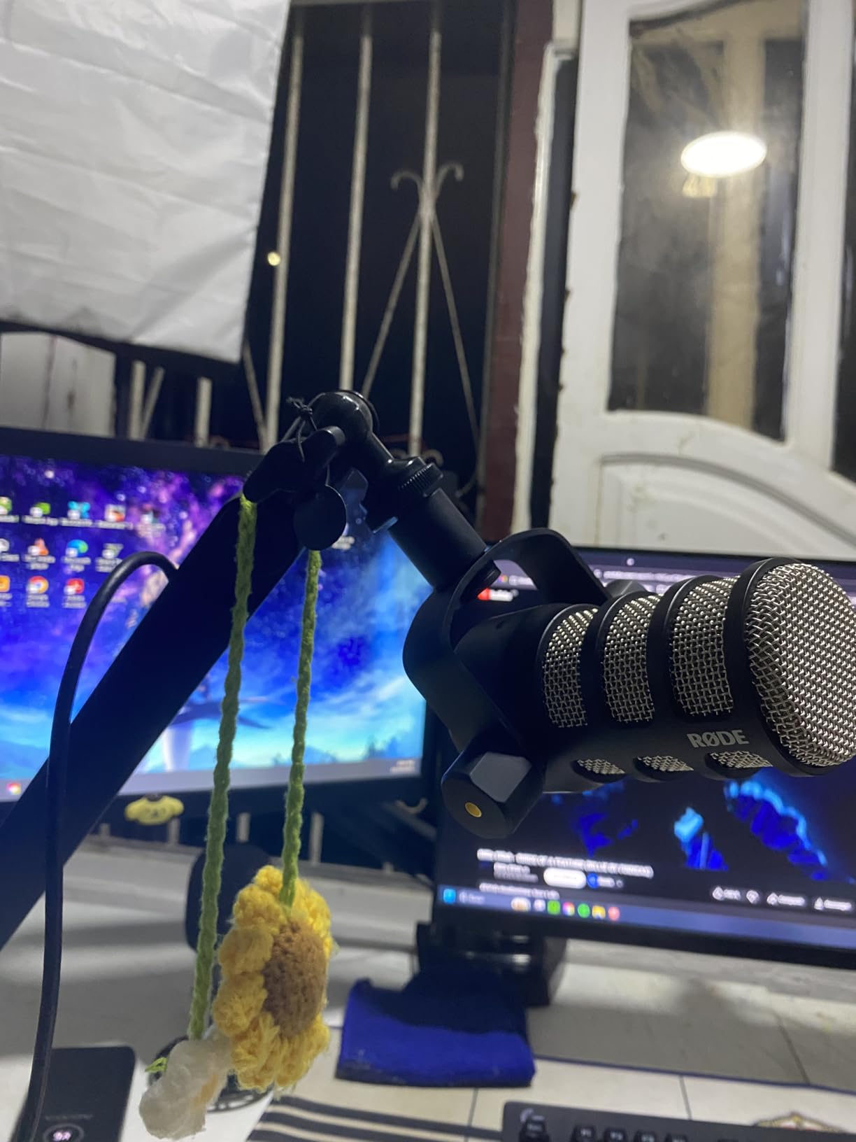 RODE PodMic Cardioid Dynamic Broadcast Microphone - XLR Output customer photo 2