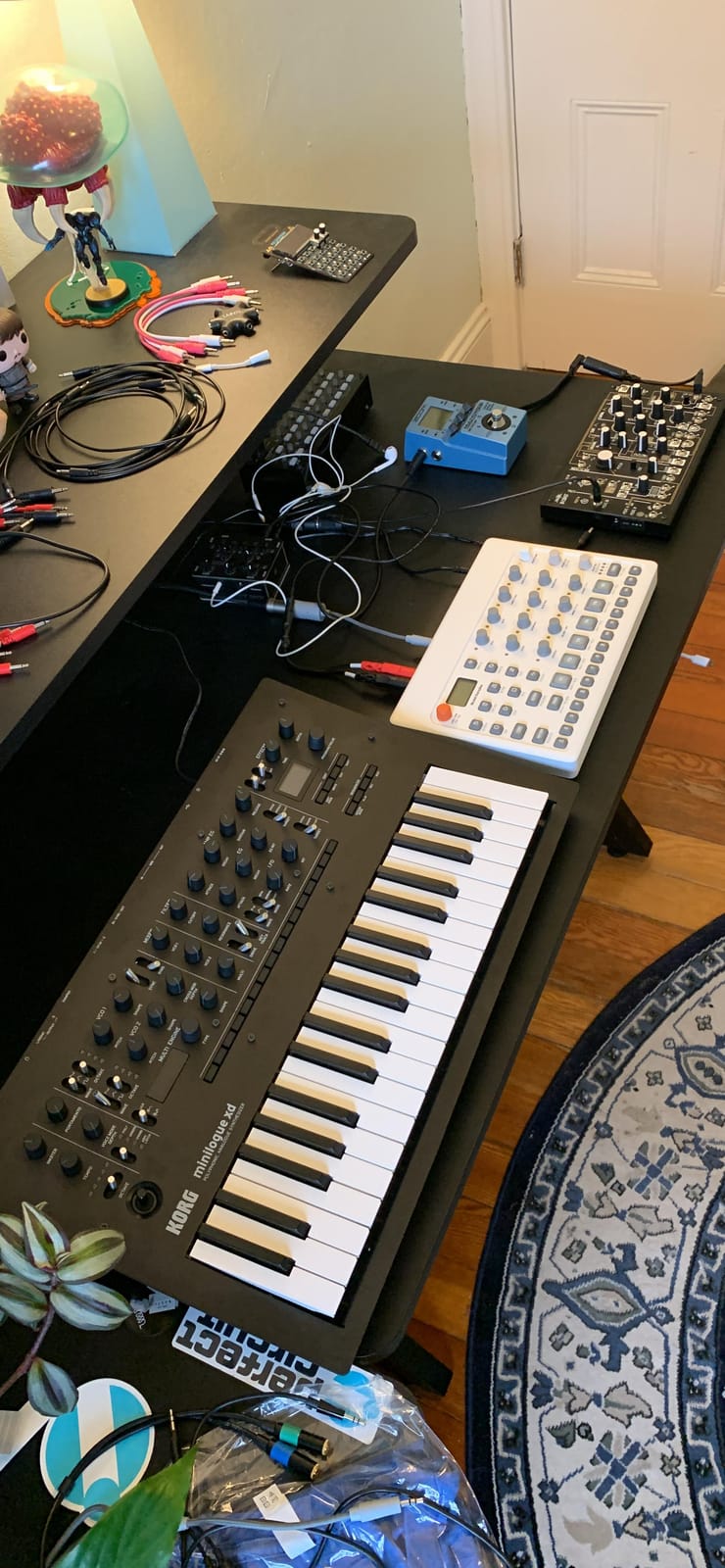 Korg minilogue xd 37-key Polyphonic Analog Synthesizer w/ 16-step Sequencer, 4 Voices and OLED Oscilloscope (MINILOGUEXD) customer photo 2