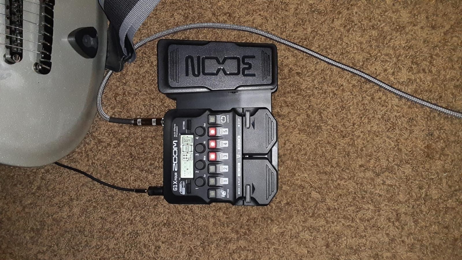 Zoom G1X Four Guitar Multi-Effects Processor with Expression Pedal | 70+ Effects, Amp Modeling, Looper, 68 Rhythm Patterns, Tuner, Battery Powered customer photo 2