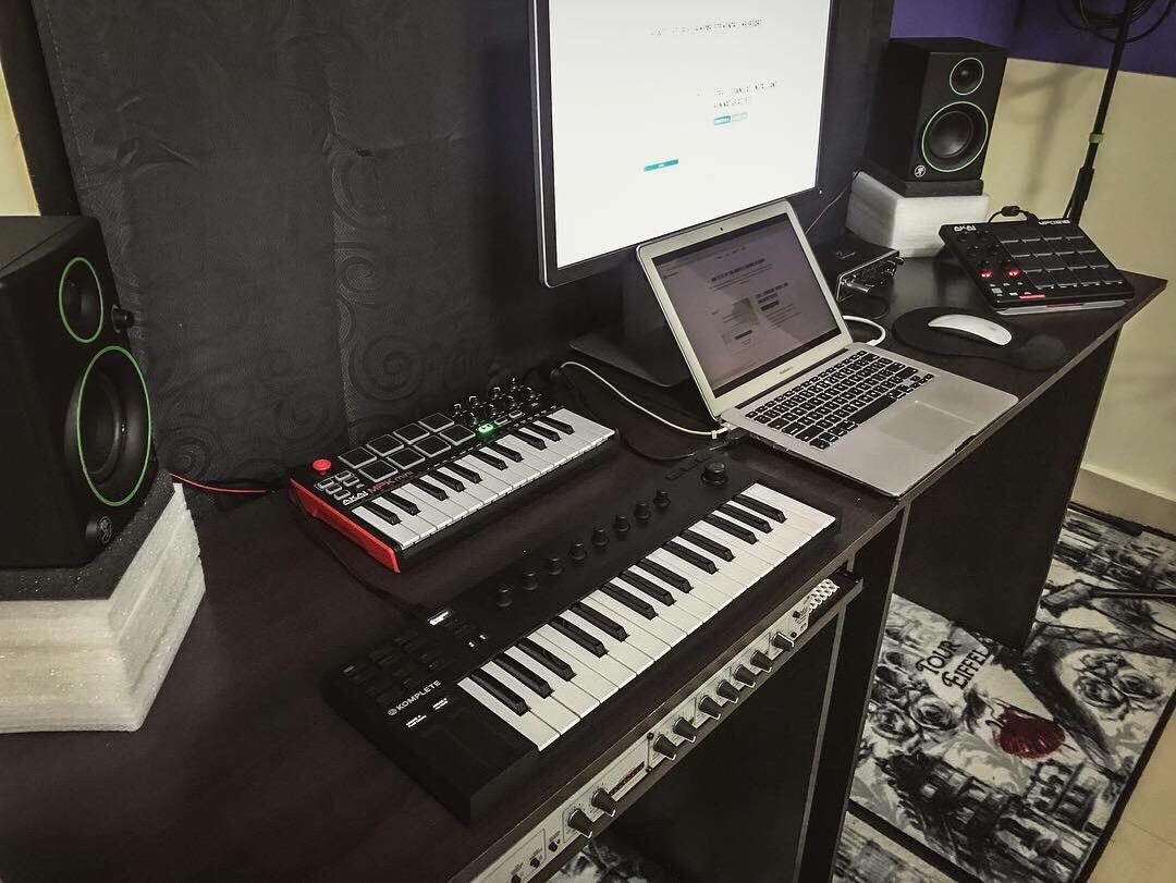 Native Instruments Komplete Kontrol M32 Controller Keyboard (26154) customer photo 2