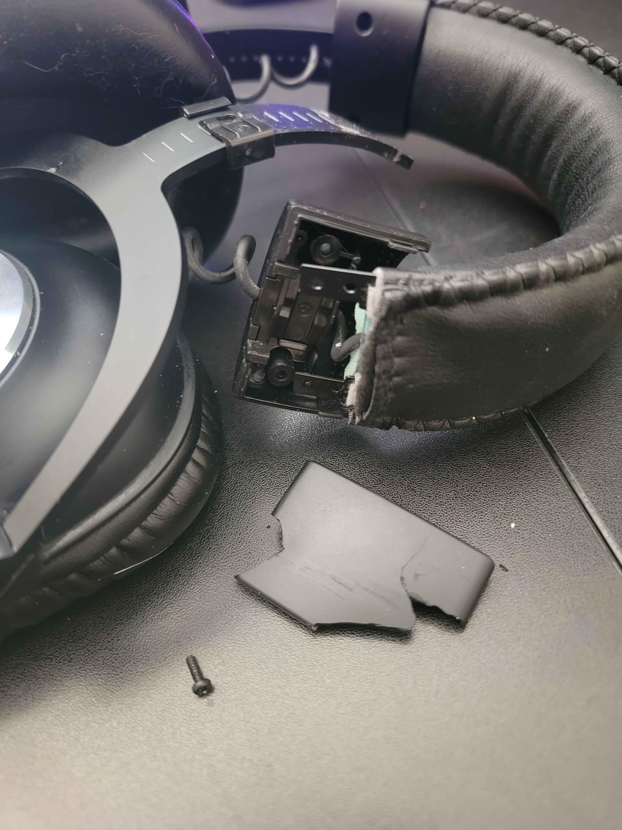 Logitech G PRO X Wired Gaming Headset - Black | Blue VO!CE Detachable Boom Mic, DTS 7.1, 50 mm Drivers, USB/3.5mm Aux, Spare Memory Foam Ear Pads, Bag & USB DAC Included customer photo 2