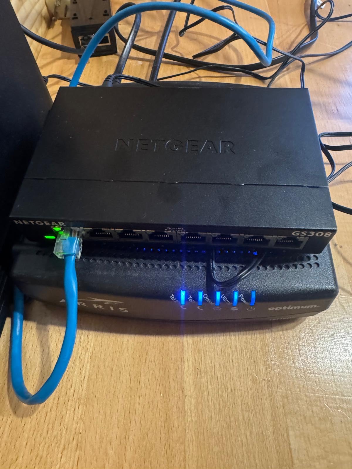 NETGEAR 8-Port Gigabit Ethernet Unmanaged Network Switch (GS308) | Essentials Model, Home Network Hub, Office Ethernet Splitter, Plug-and-Play, Silent Operation, Desktop or Wall Mount customer photo 1