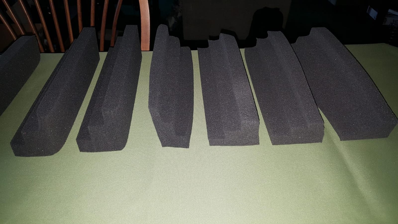 JBER 4Pack Acoustic Foam Corner Bass Traps, Studio Foam Corner Block Finish | 12