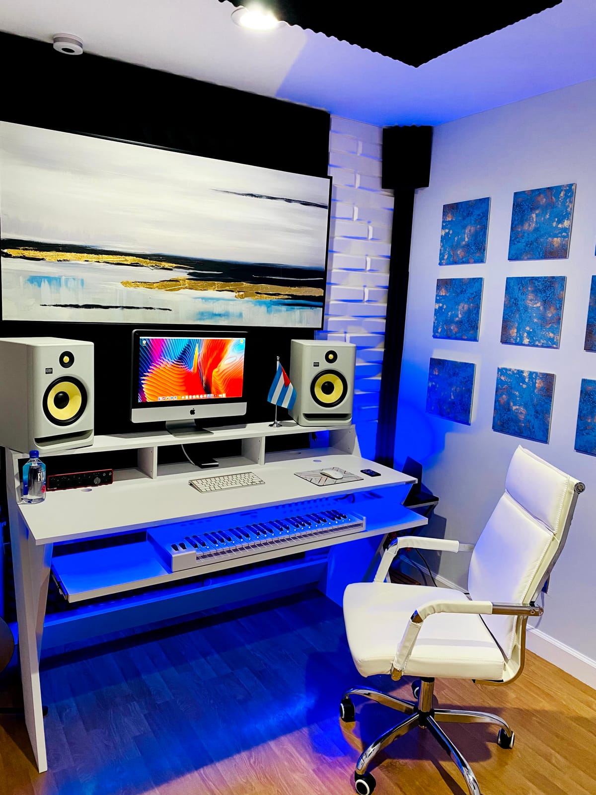 Glorious Sound Desk Pro Professional Studio Workstation in Black customer photo 2