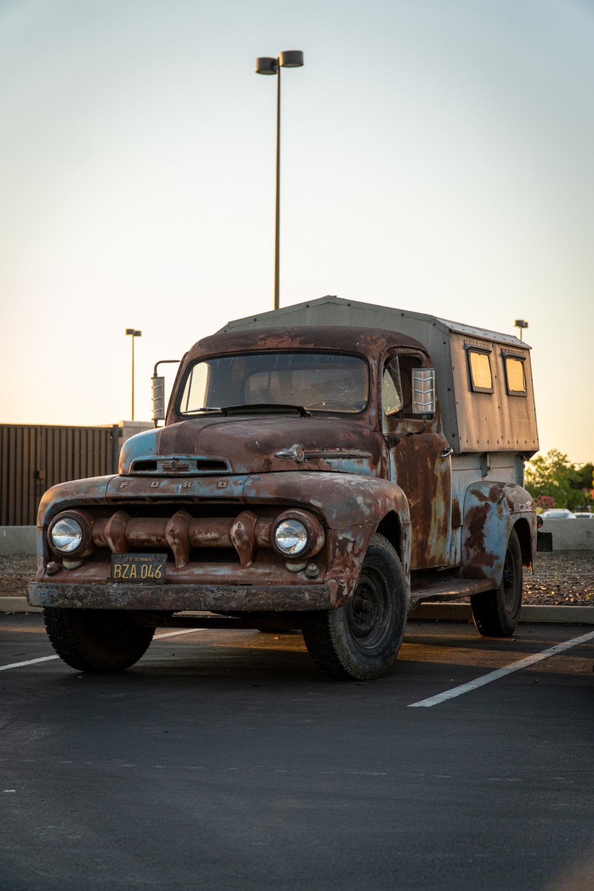 Sony Alpha A6100 Mirrorless Camera with 16-50mm Zoom Lens, Black (ILCE6100L/B) customer photo 2