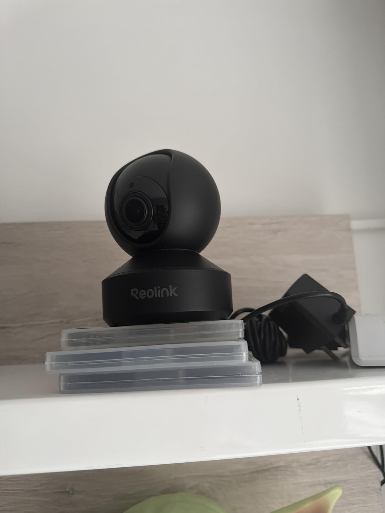 REOLINK 4K Indoor Camera, 3X Optical Zoom, Dual-Band WiFi 6, E1 Zoom | Pan Tilt with Auto Tracking, Person/Pet Detection, Cry Detection, Privacy Mode, Bluetooth Setup, Two-Way Audio customer photo 2
