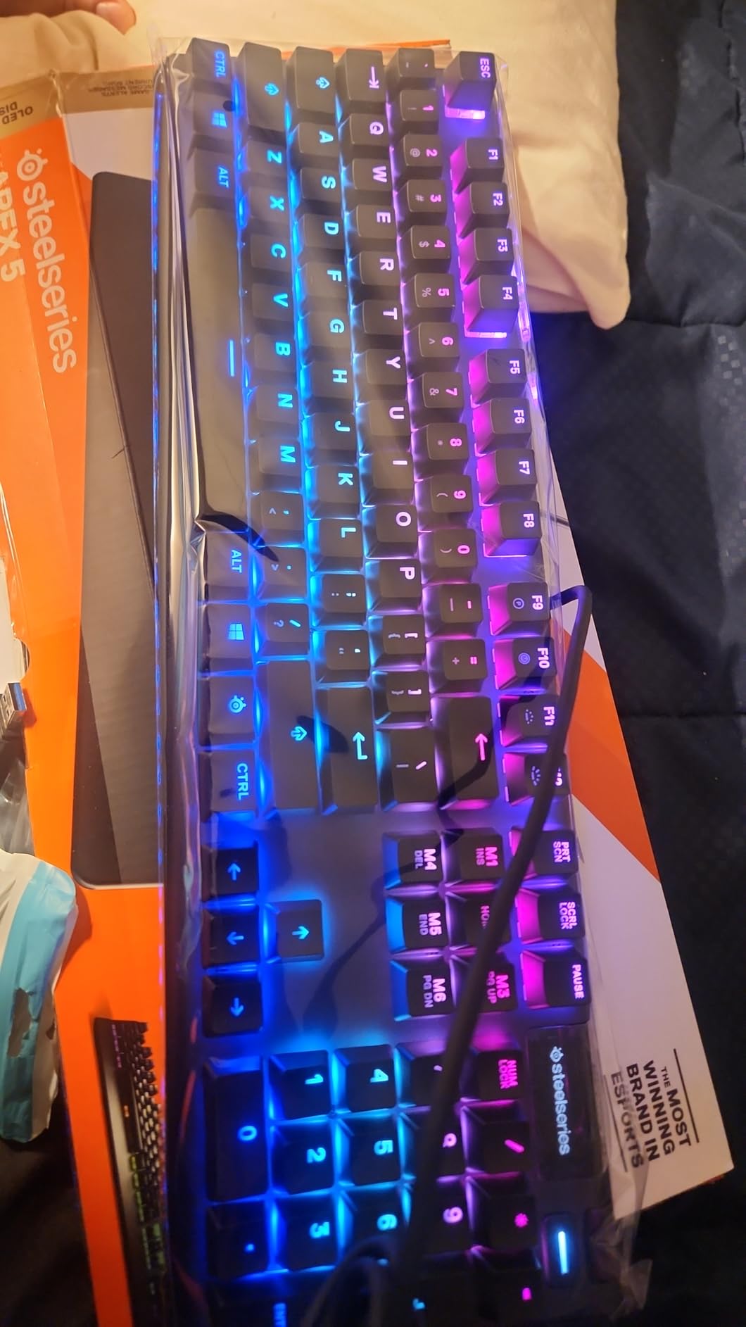 SteelSeries USB Apex 5 Hybrid Mechanical Gaming Keyboard - Per-Key RGB Illumination, Aircraft Grade Aluminum Alloy Frame, OLED Smart Display (Hybrid Blue Switch) customer photo 1