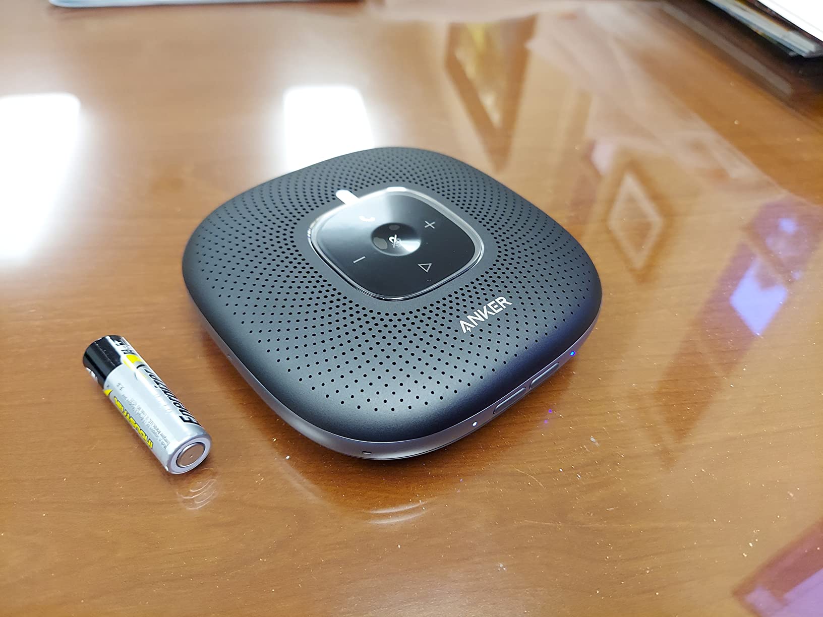 Anker PowerConf Speakerphone, Zoom Certified Conference Speaker with 6 Mics | 360° Enhanced Voice Pickup, 24H Call Time, Bluetooth 5.3, USB C, Compatible with Leading Platforms for Personal Workspaces customer photo 1