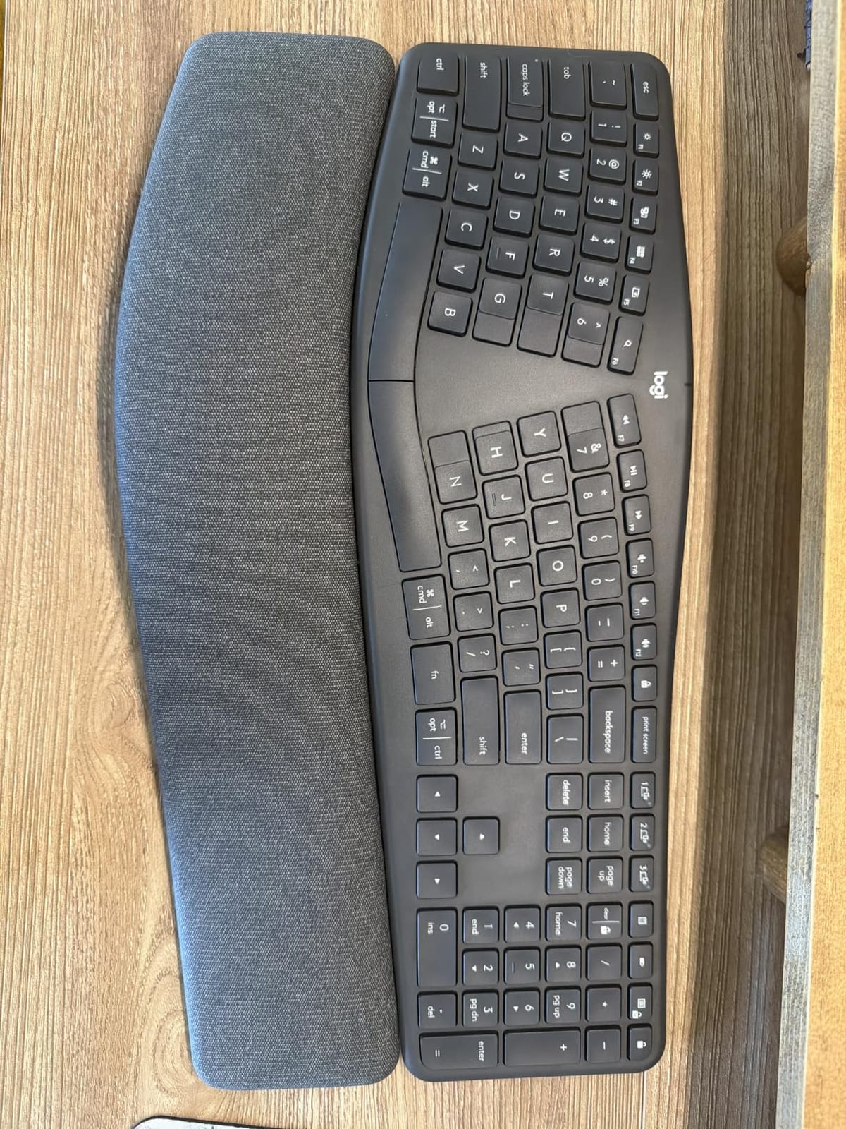 Logitech Ergo K860 Wireless Ergonomic Split Keyboard with Wrist Rest | Curved split keyframe, pillowed wrist rest, Bluetooth, USB connectivity with included USB Receiver, Windows Mac compatible customer photo 2