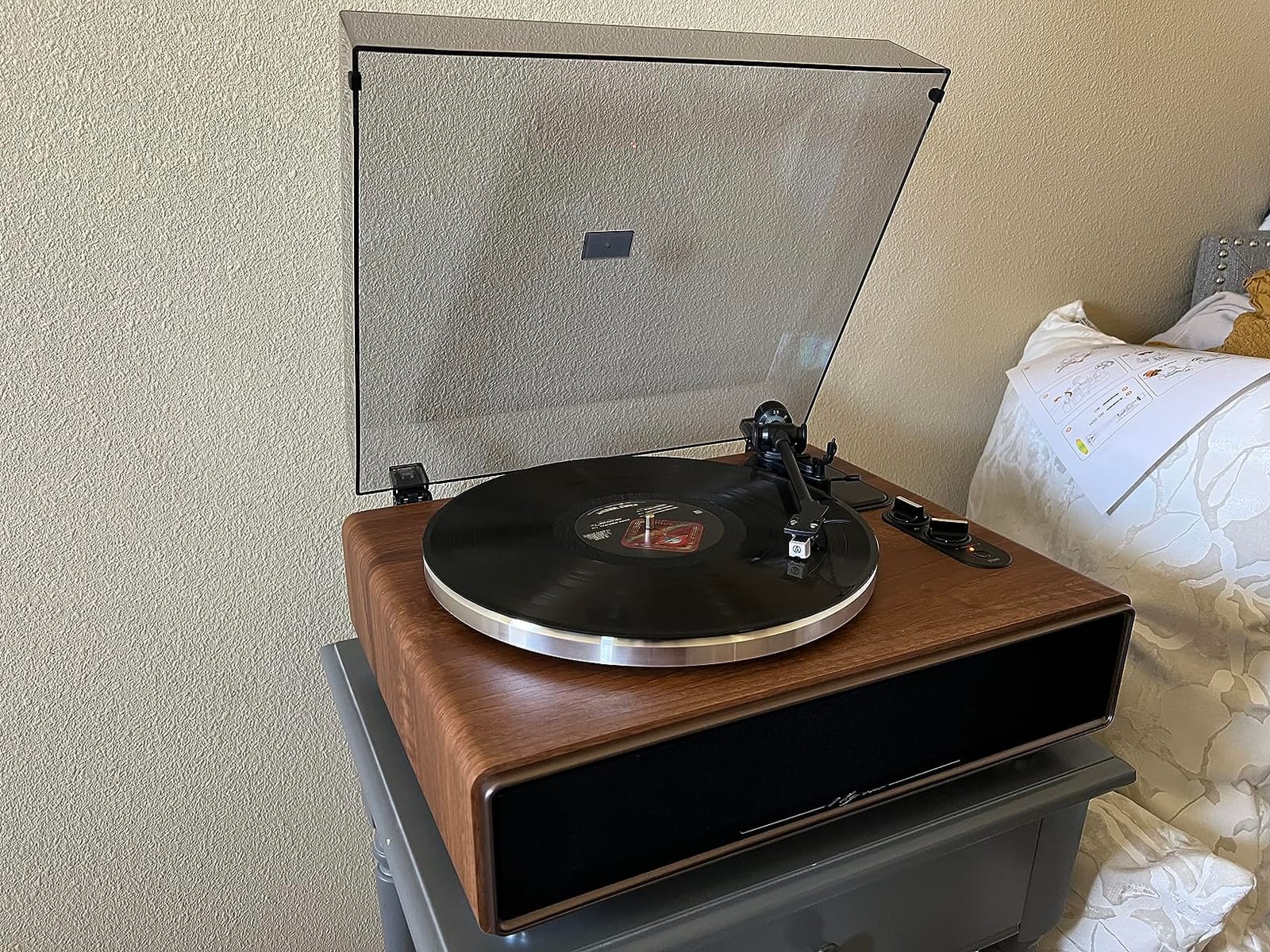 1 BY ONE High Fidelity Belt Drive Turntable with Built-in Speakers | Vinyl Record Player with Magnetic Cartridge, Wireless Playback and Aux-in Functionality, Auto Off customer photo 1