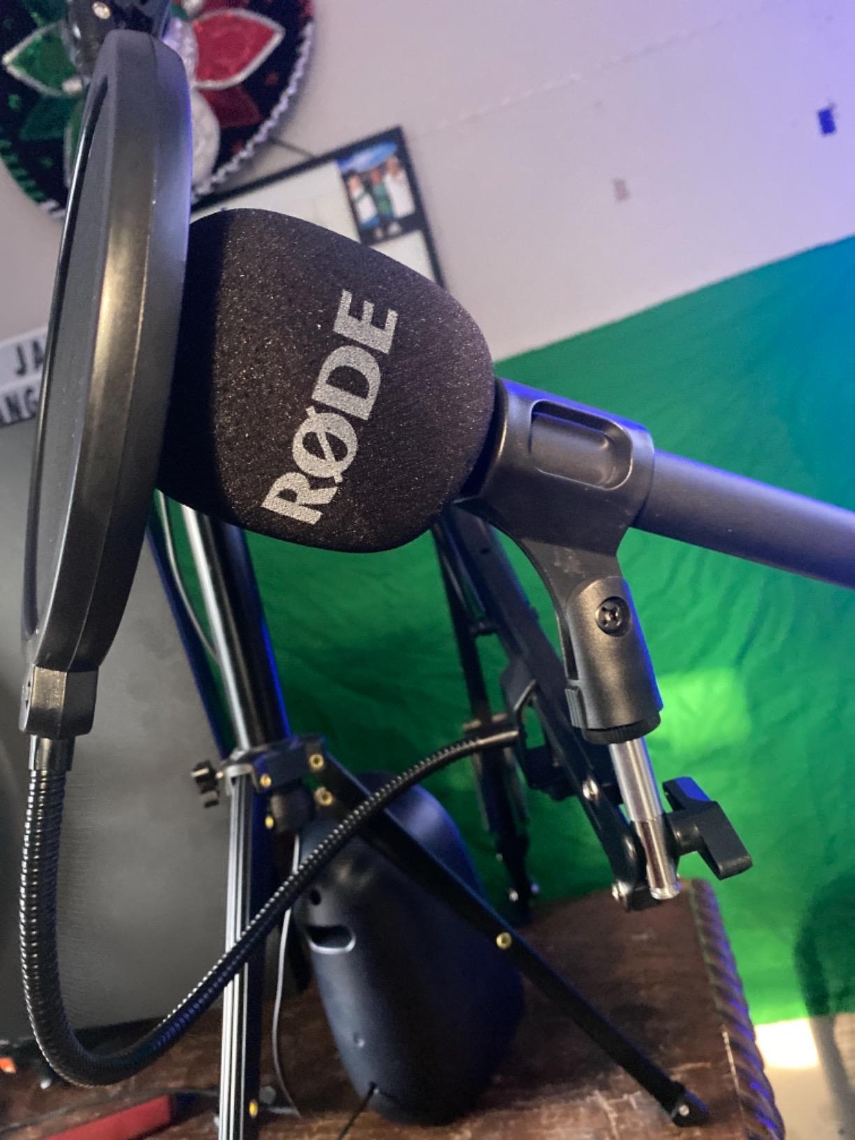RODE Interview GO Handheld Adaptor for RODE Wireless Microphones (Black) customer photo 1
